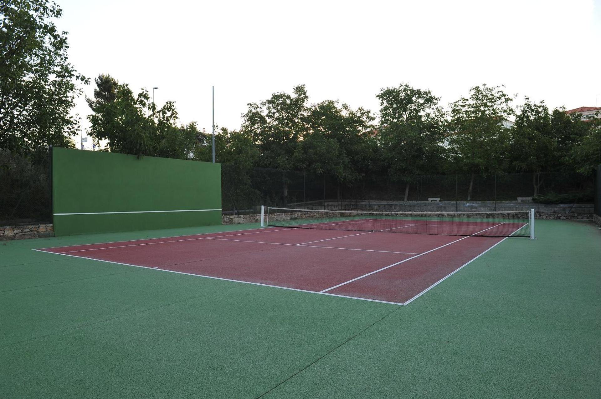 Tennis court