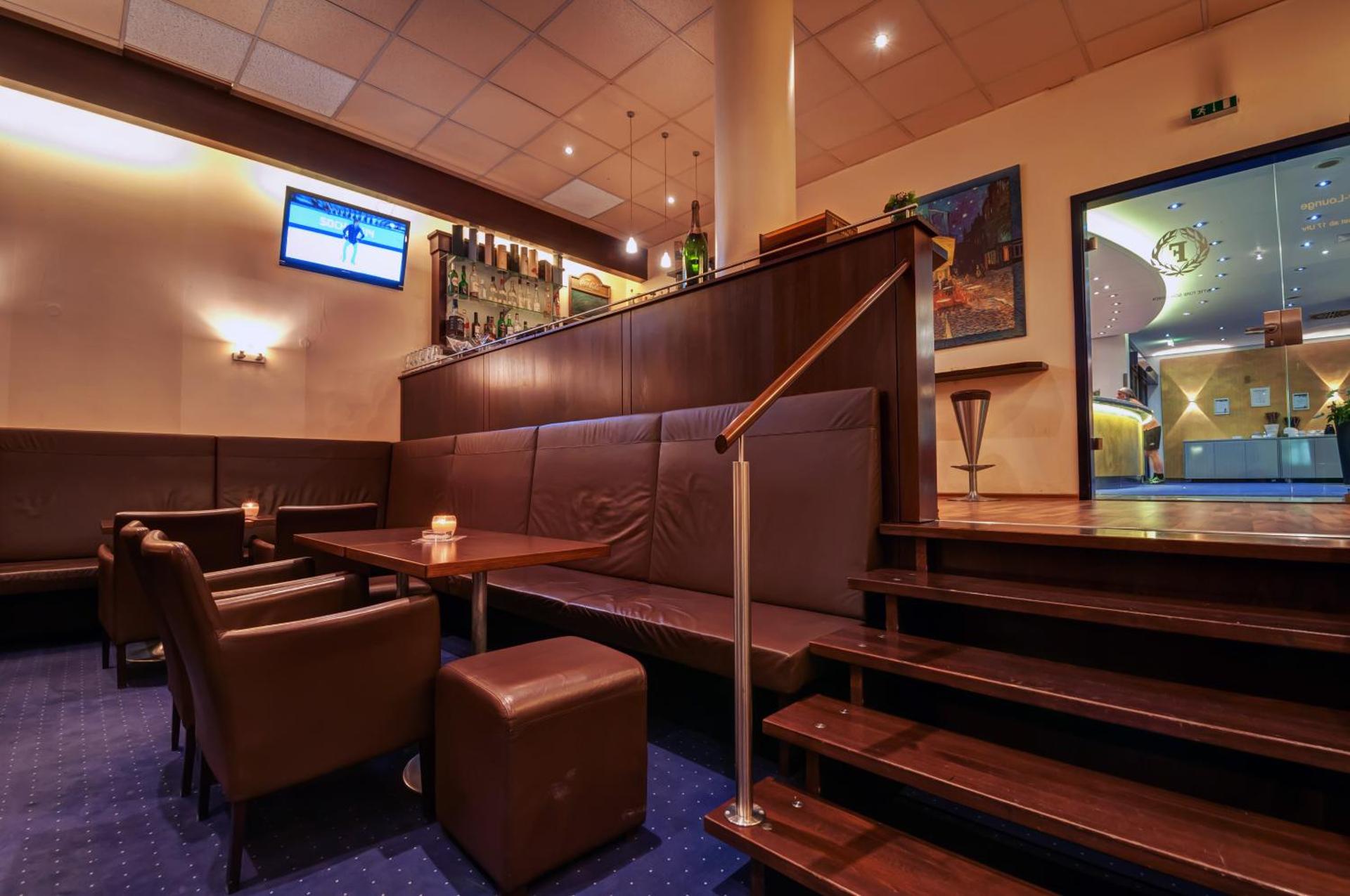 Communal lounge/ TV room