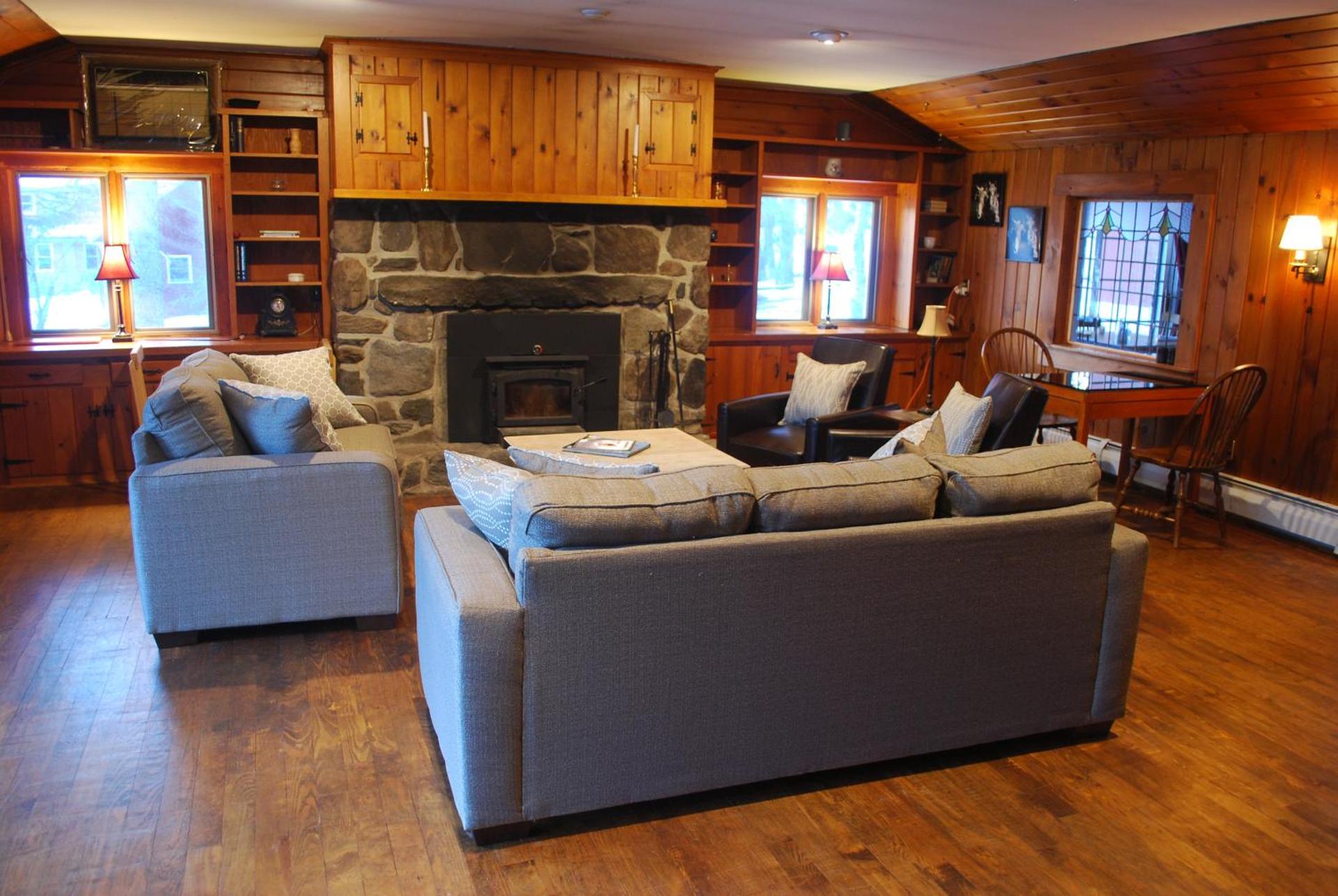 Communal lounge/ TV room