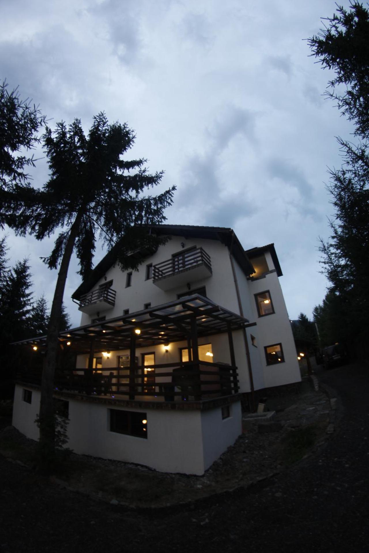 Casa Laur cu plajă privată