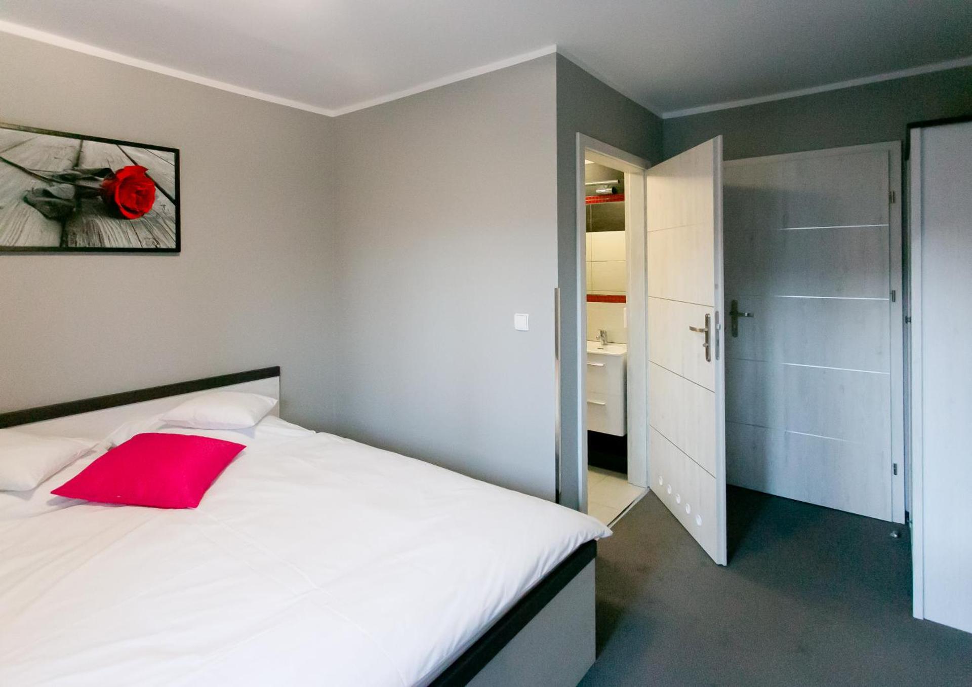 Double Room with Balcony 5