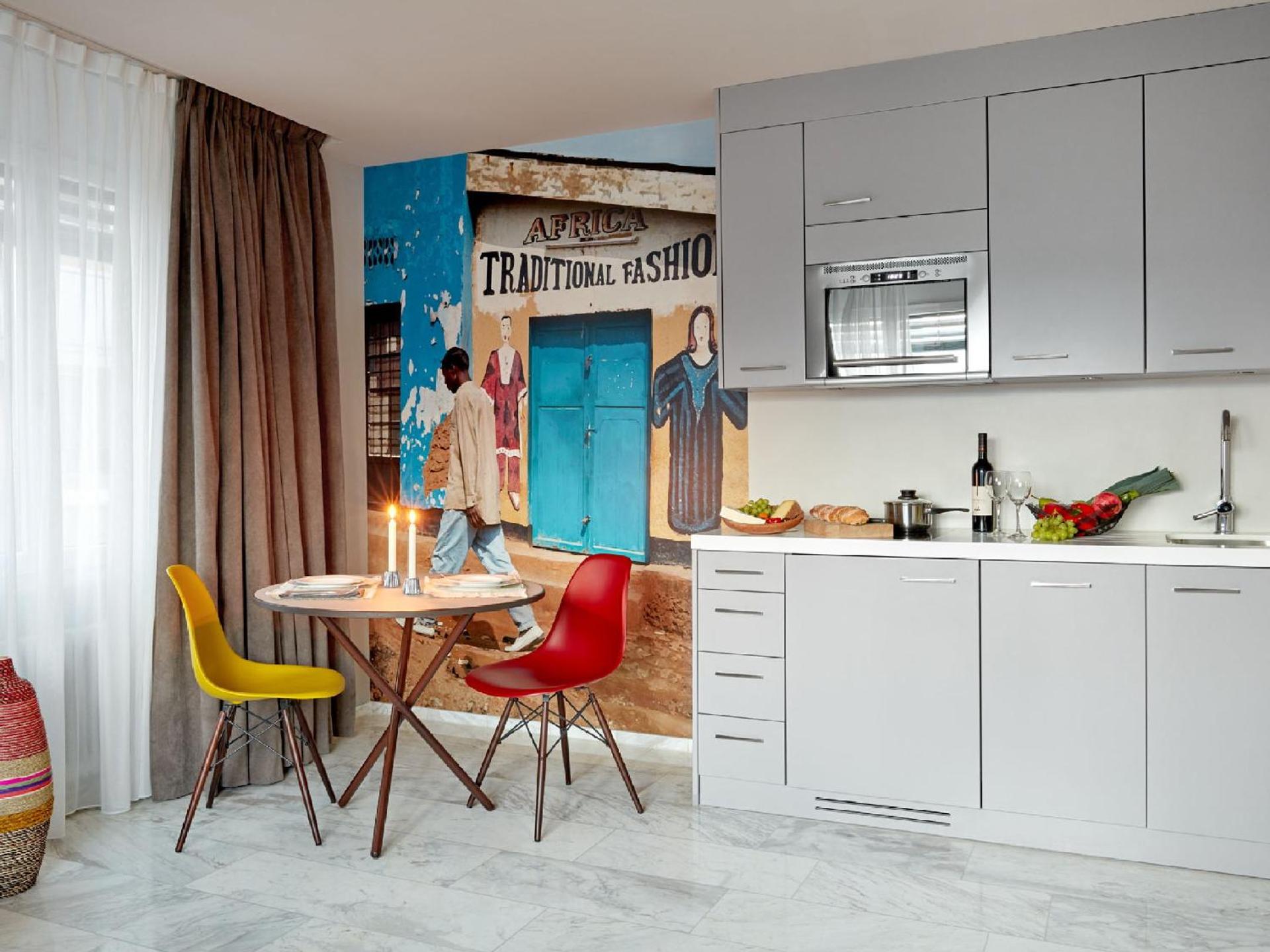 Kitchen or kitchenette