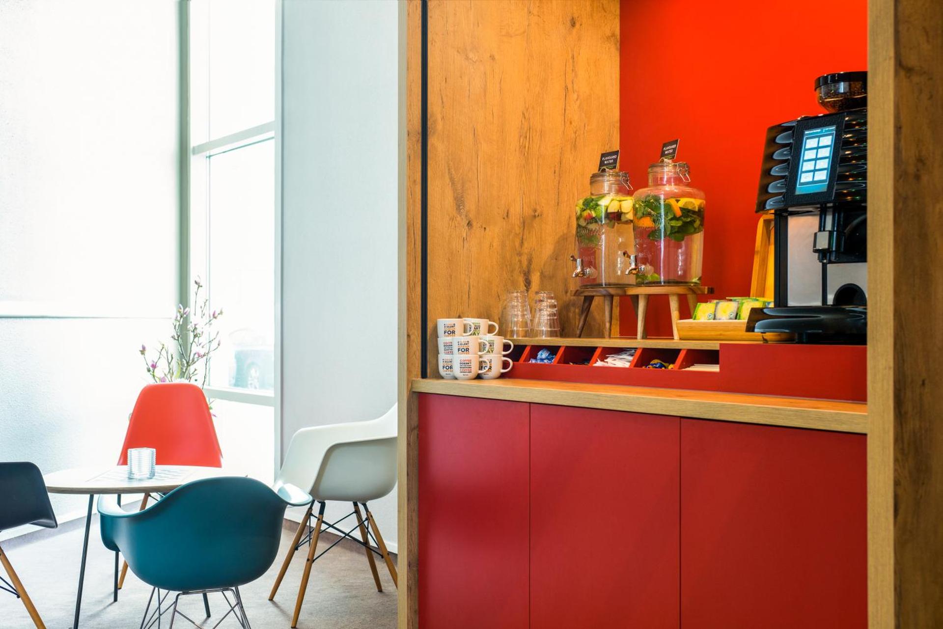 Coffee/tea facilities