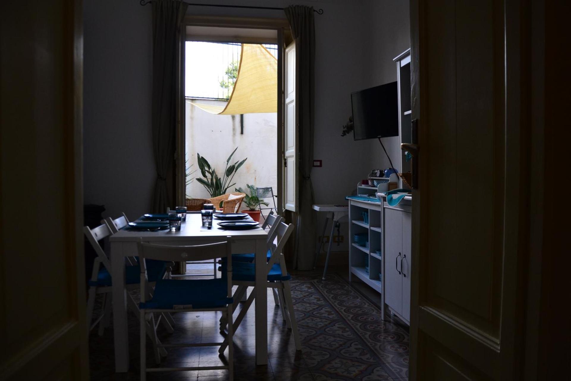 Communal lounge/ TV room