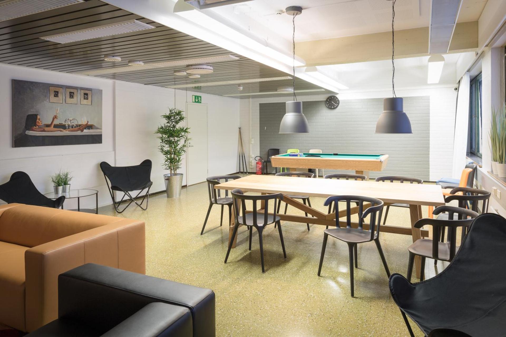 Communal lounge/ TV room