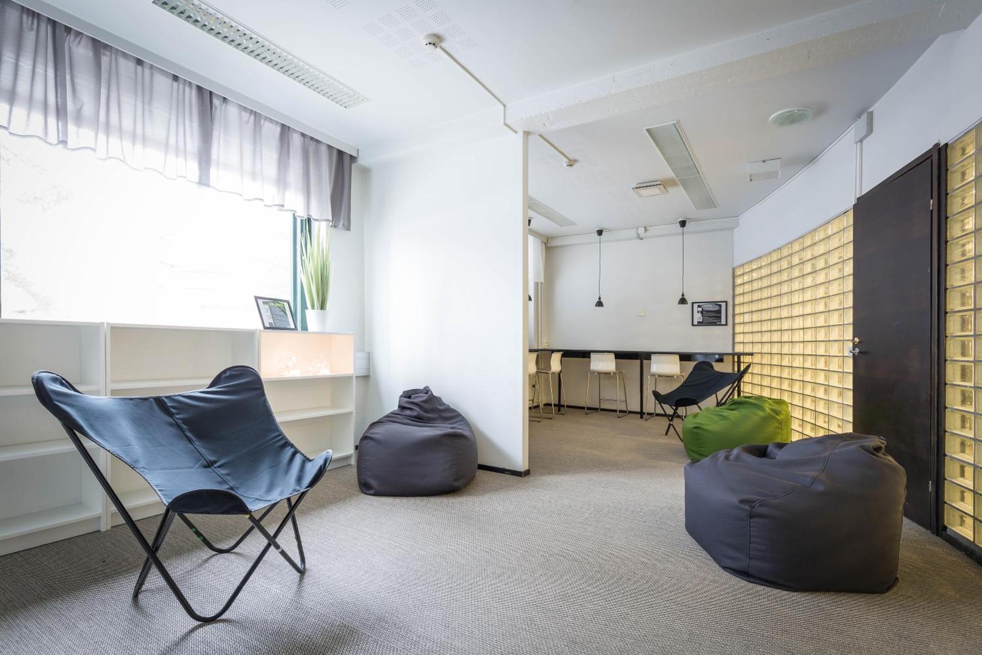 Communal lounge/ TV room