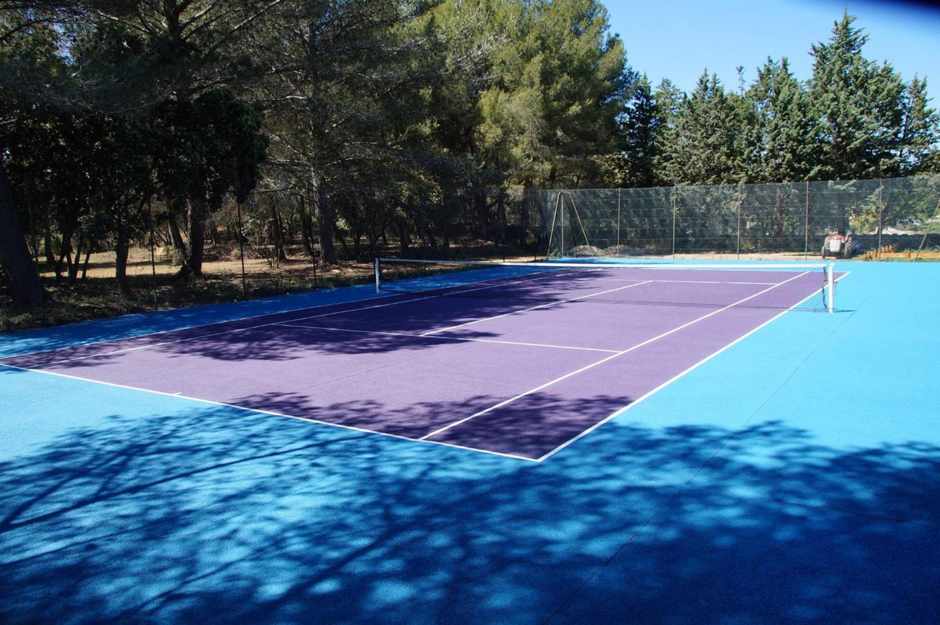Tennis court