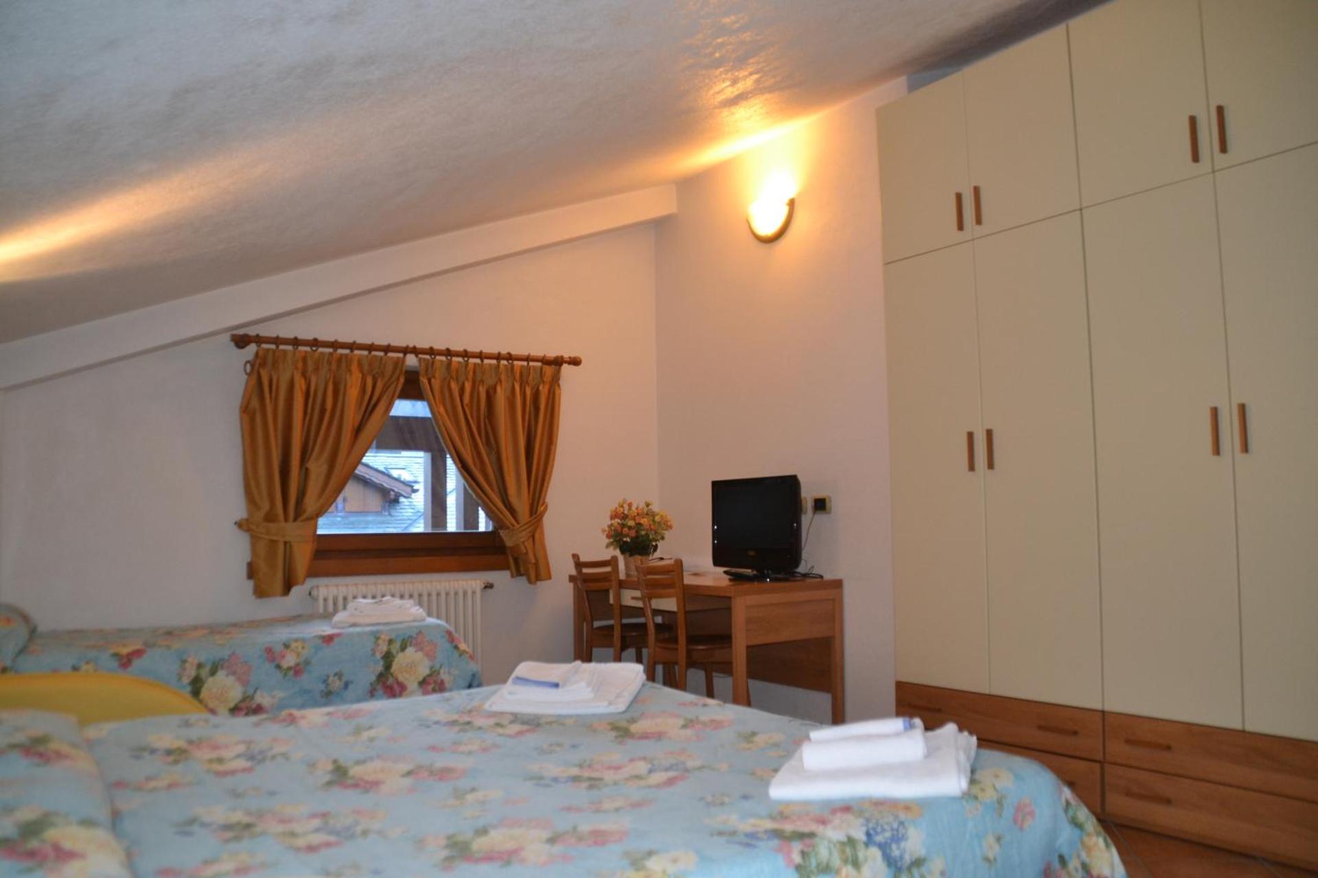 Two-Bedroom Apartment (6 Adults)