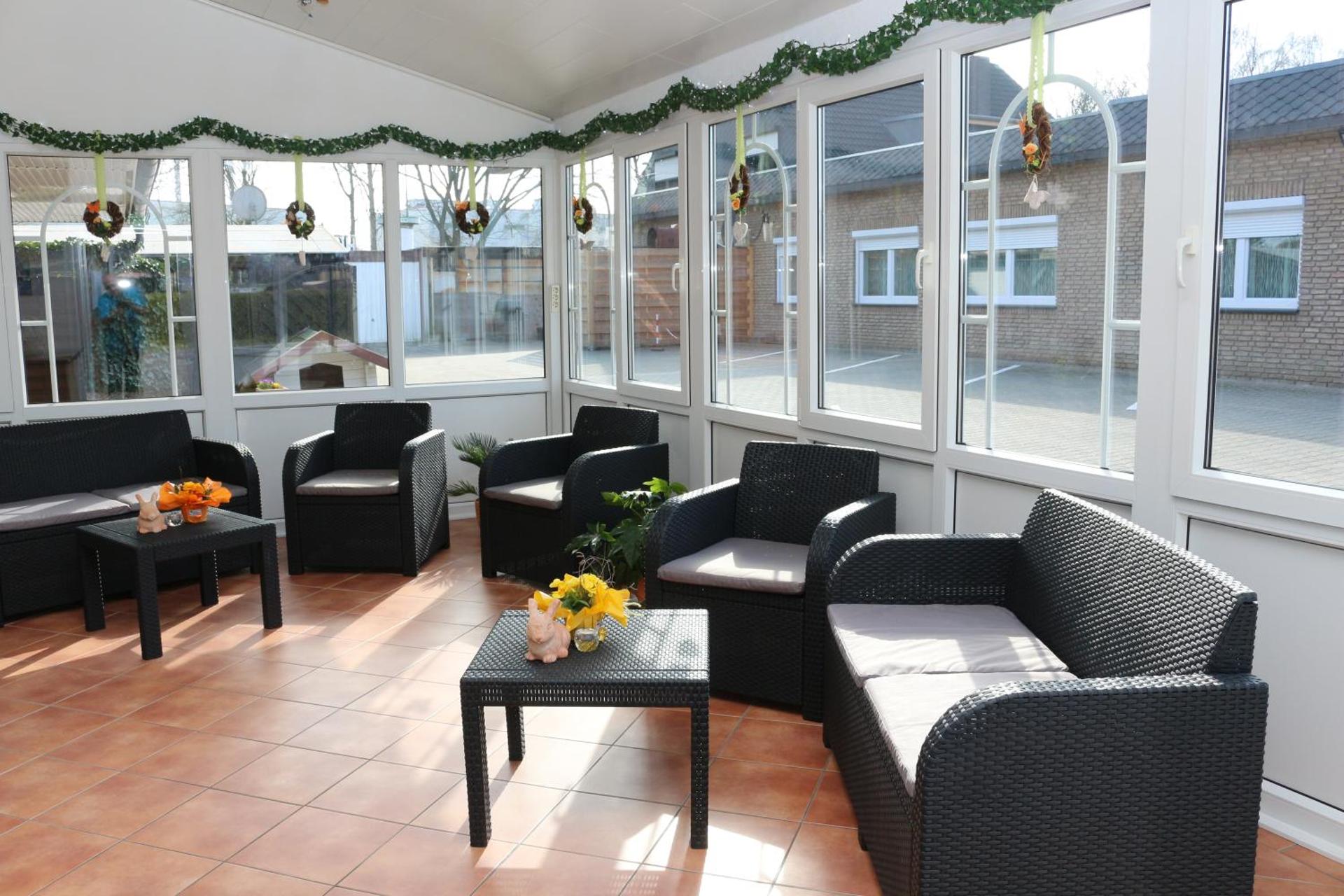 Communal lounge/ TV room