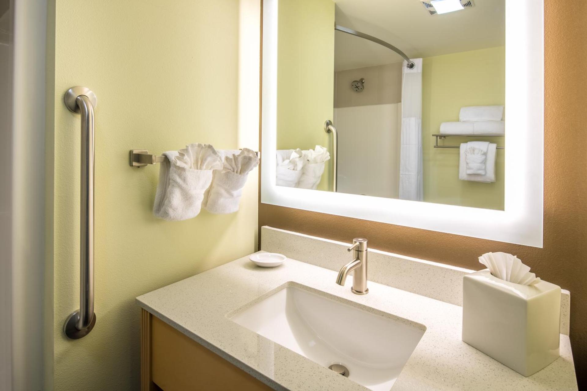 Red Lion Inn and Suites Everett