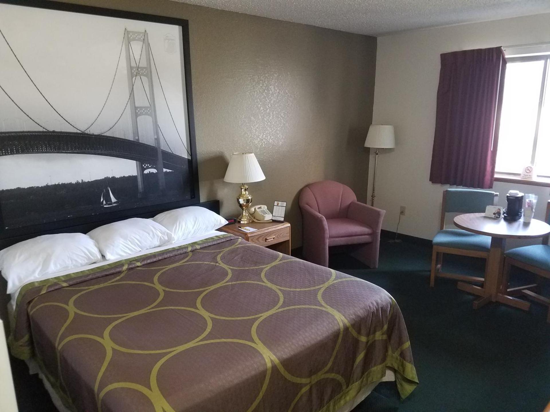 Super 8 by Wyndham Houghton Lake