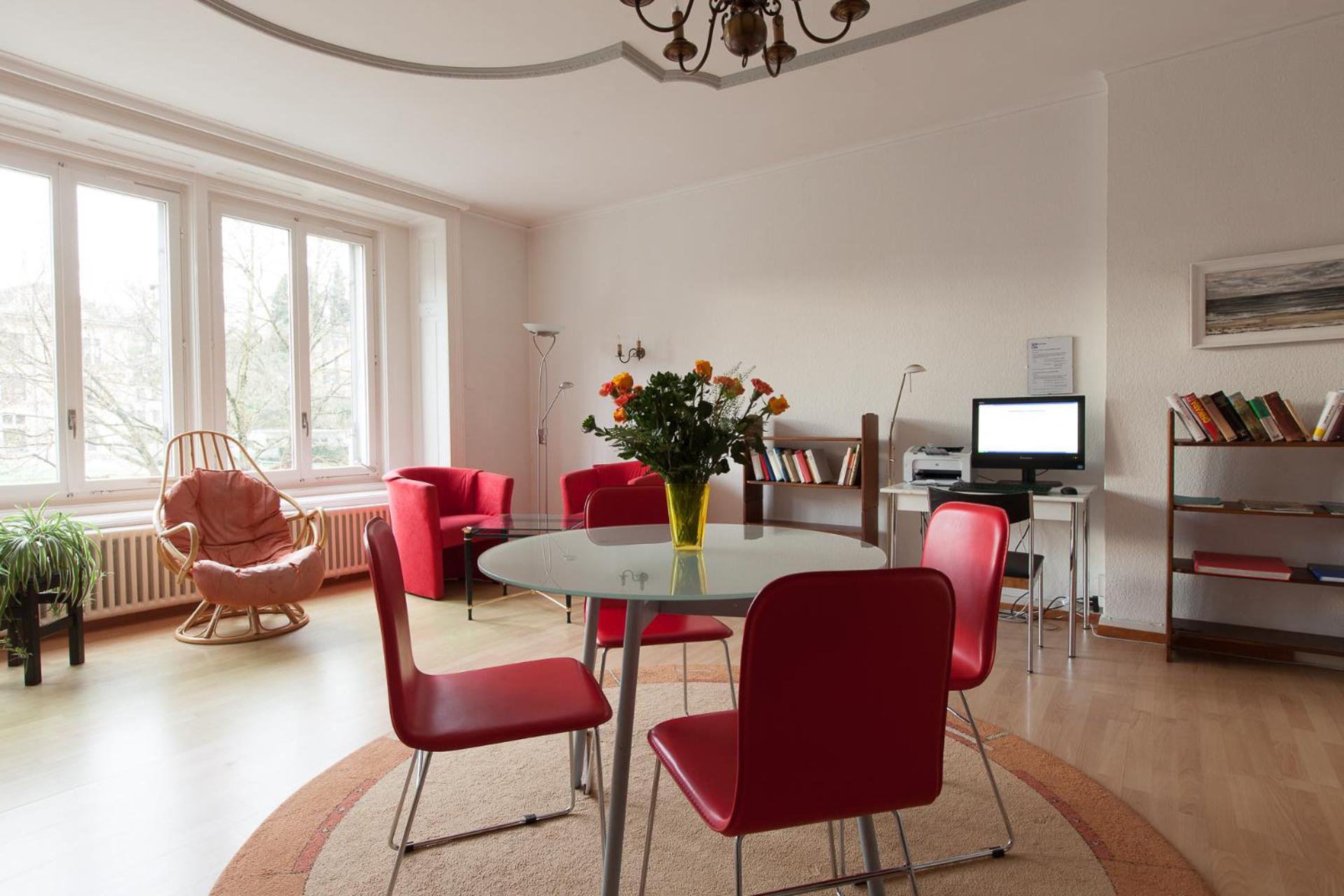 Communal lounge/ TV room