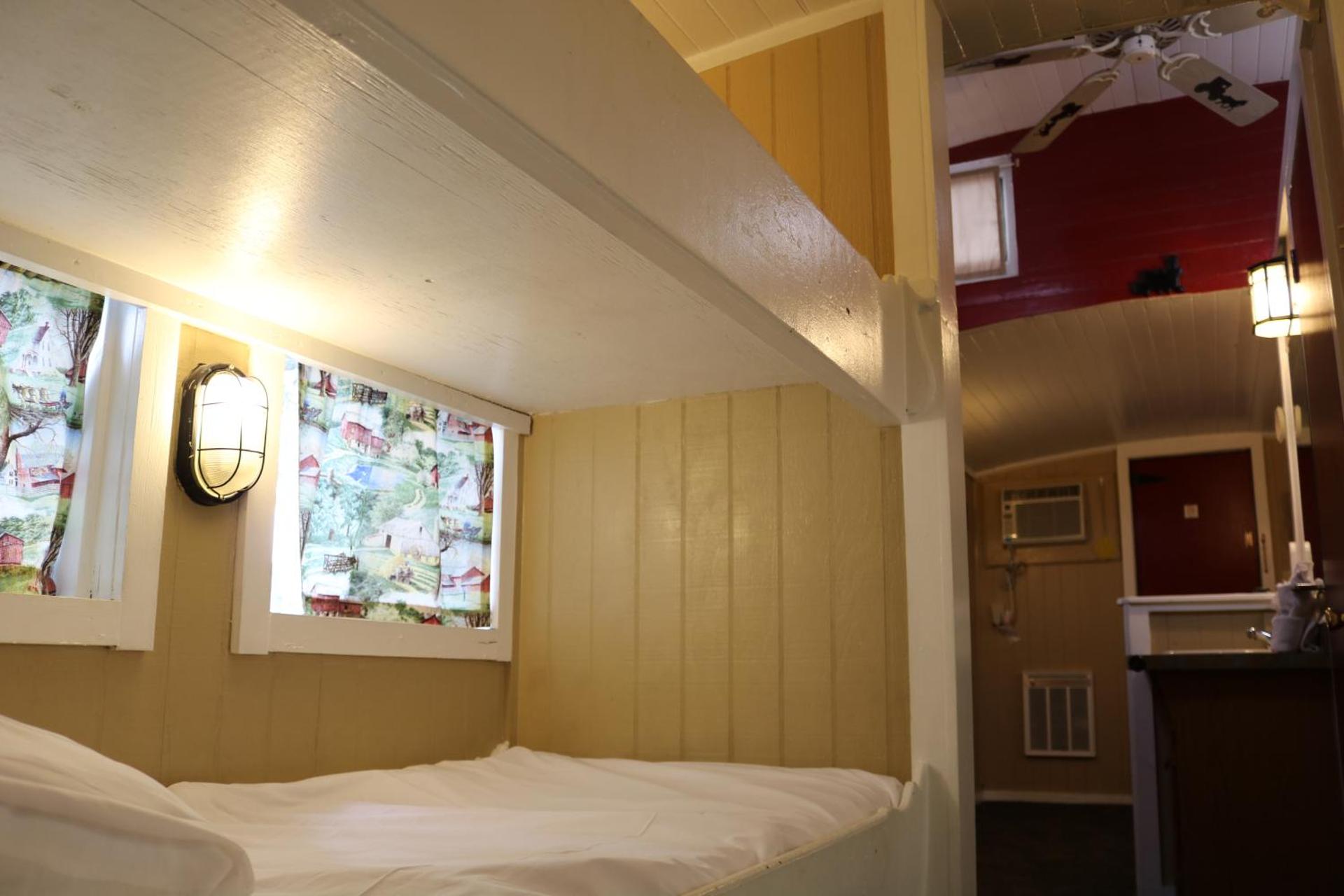 Red Caboose Motel & Restaurant