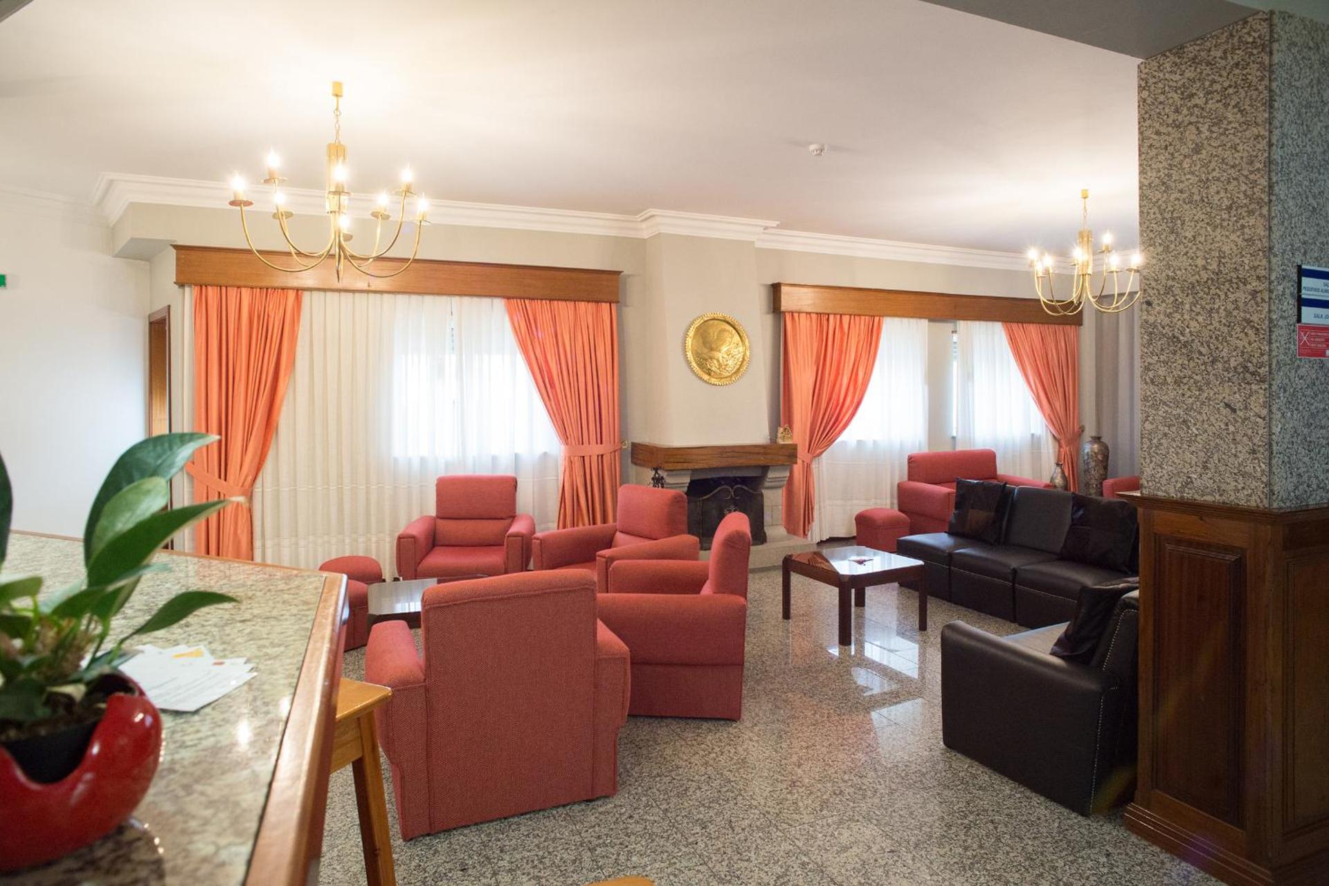 Communal lounge/ TV room