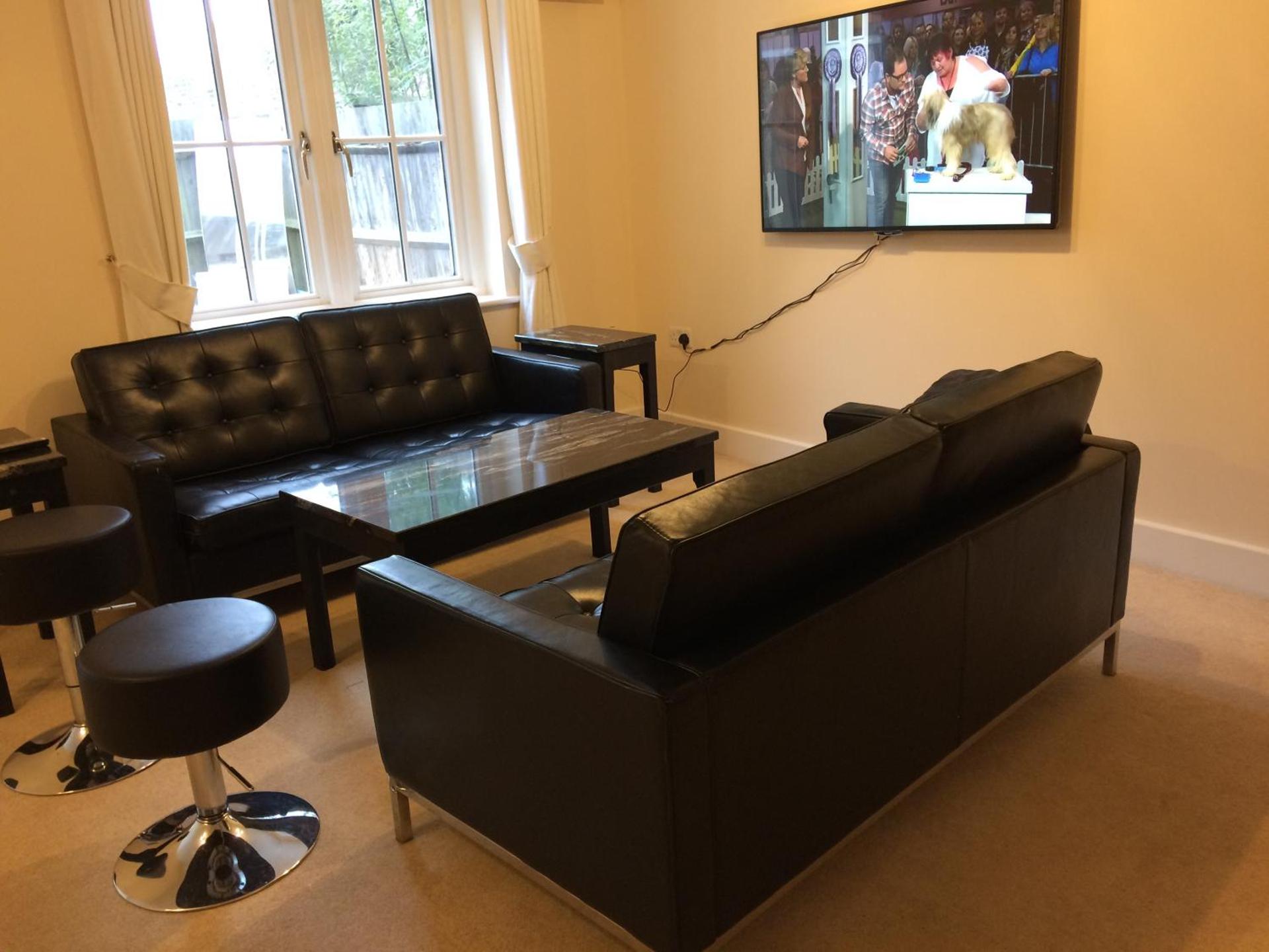 Communal lounge/ TV room