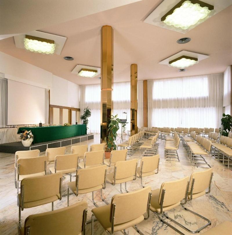 Meeting/conference room