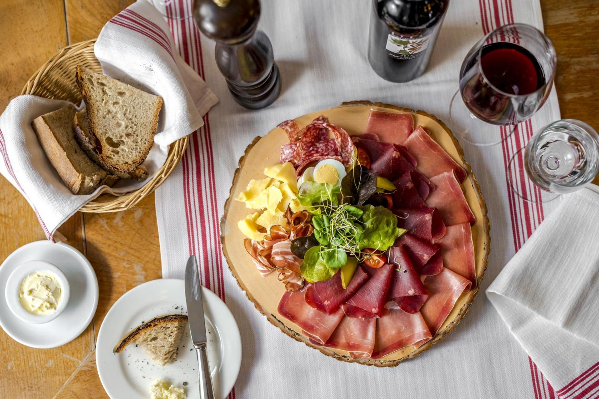 Restaurant/places to eat