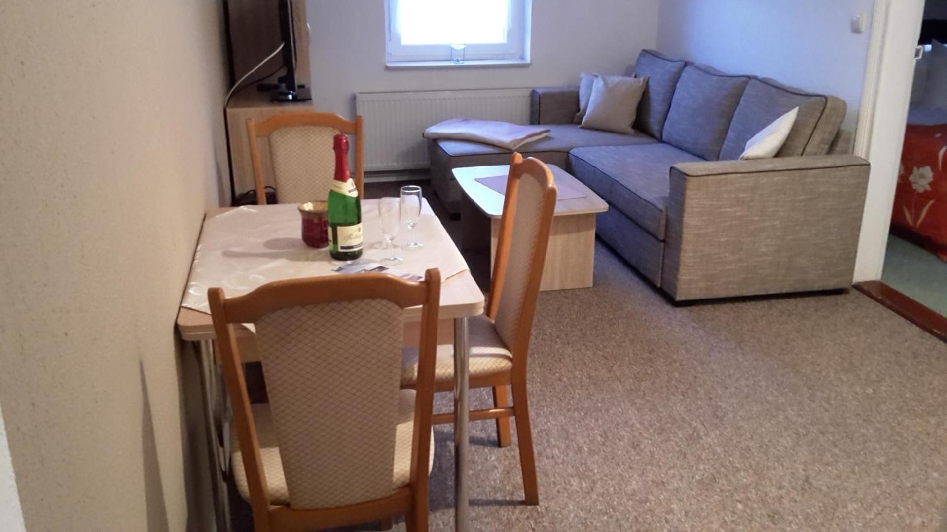 Suite without Kitchen 2