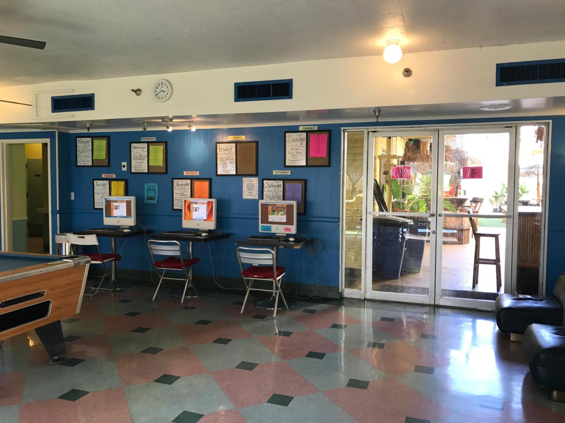 Communal lounge/ TV room