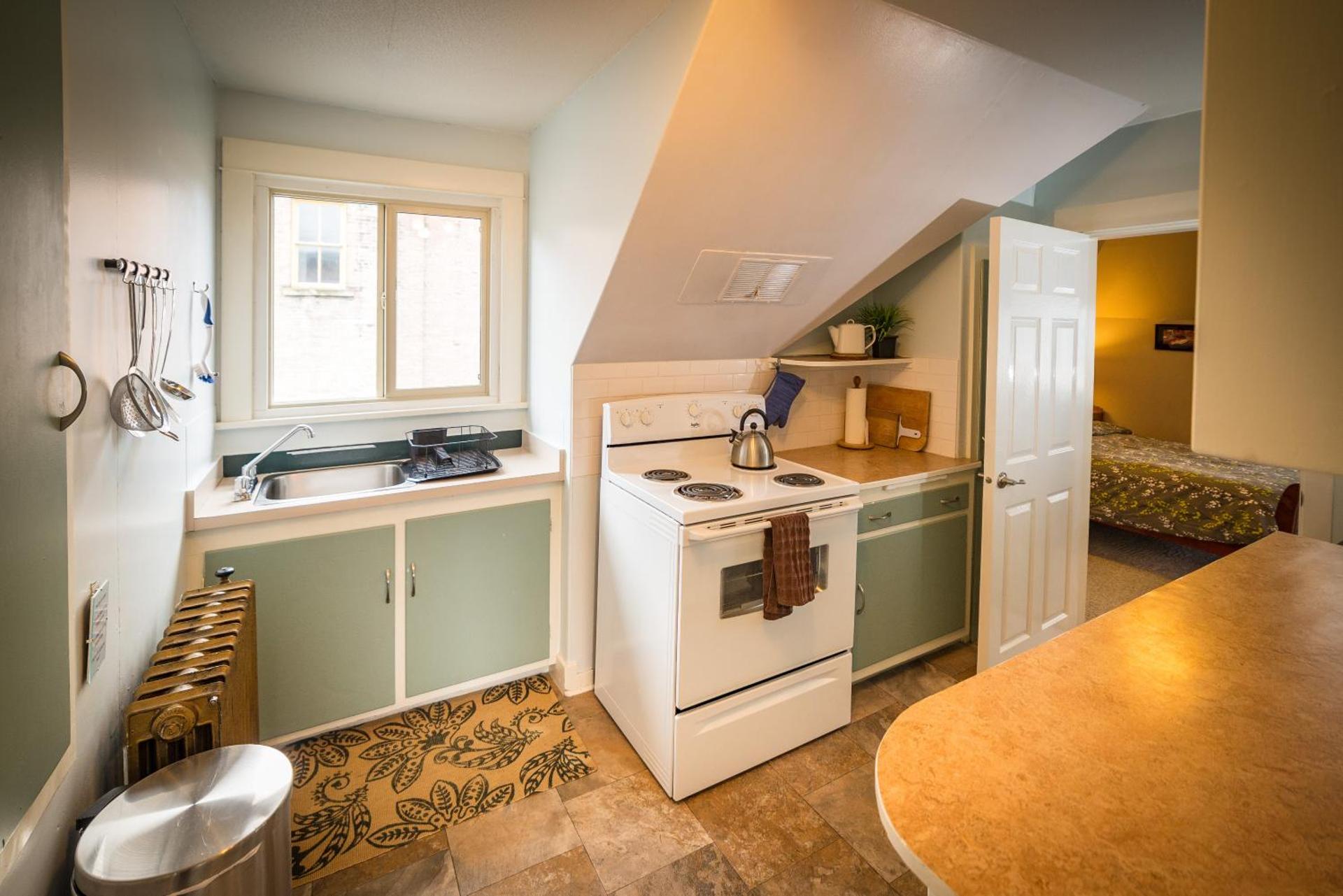 Kitchen or kitchenette