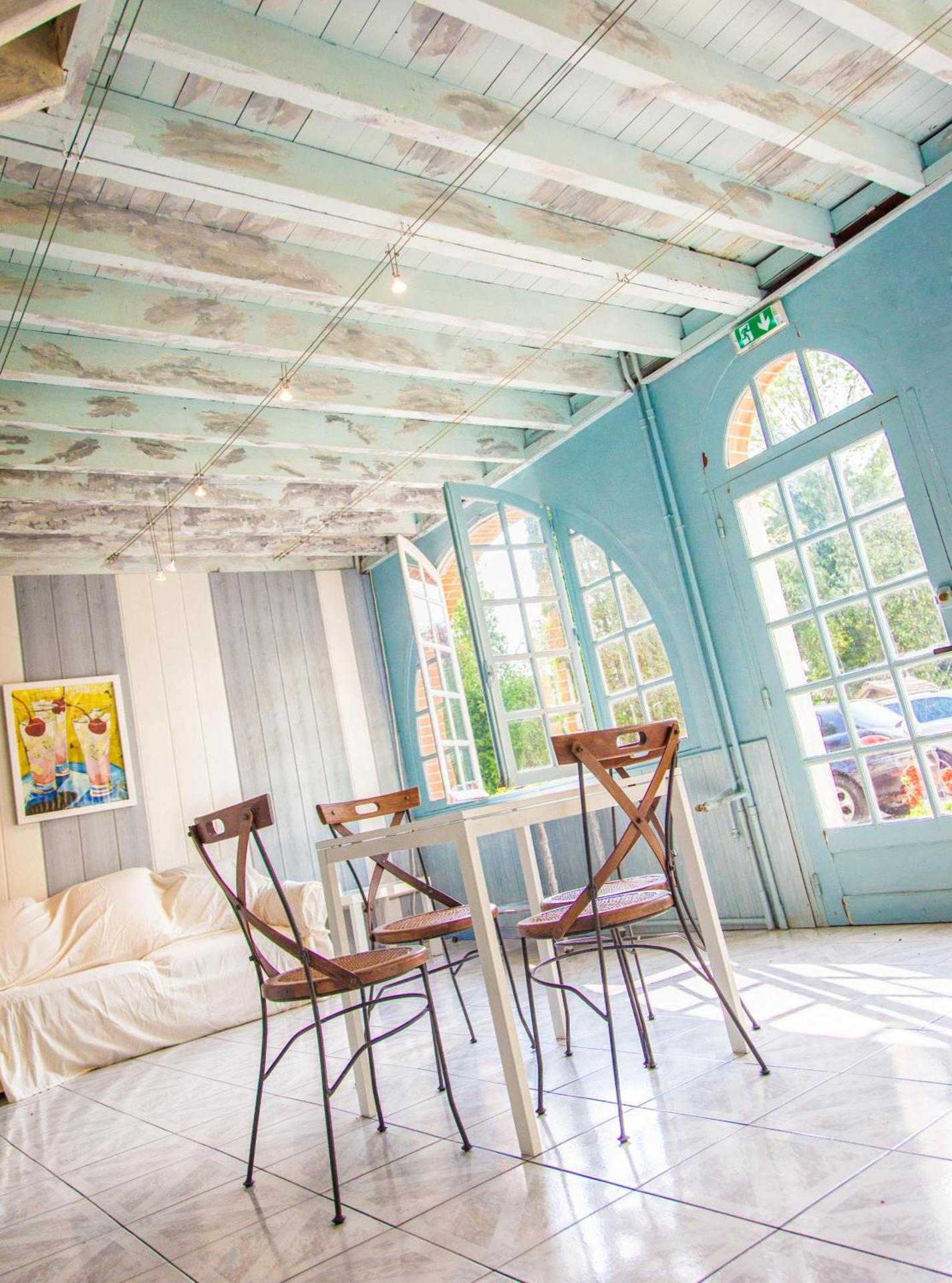 Communal lounge/ TV room