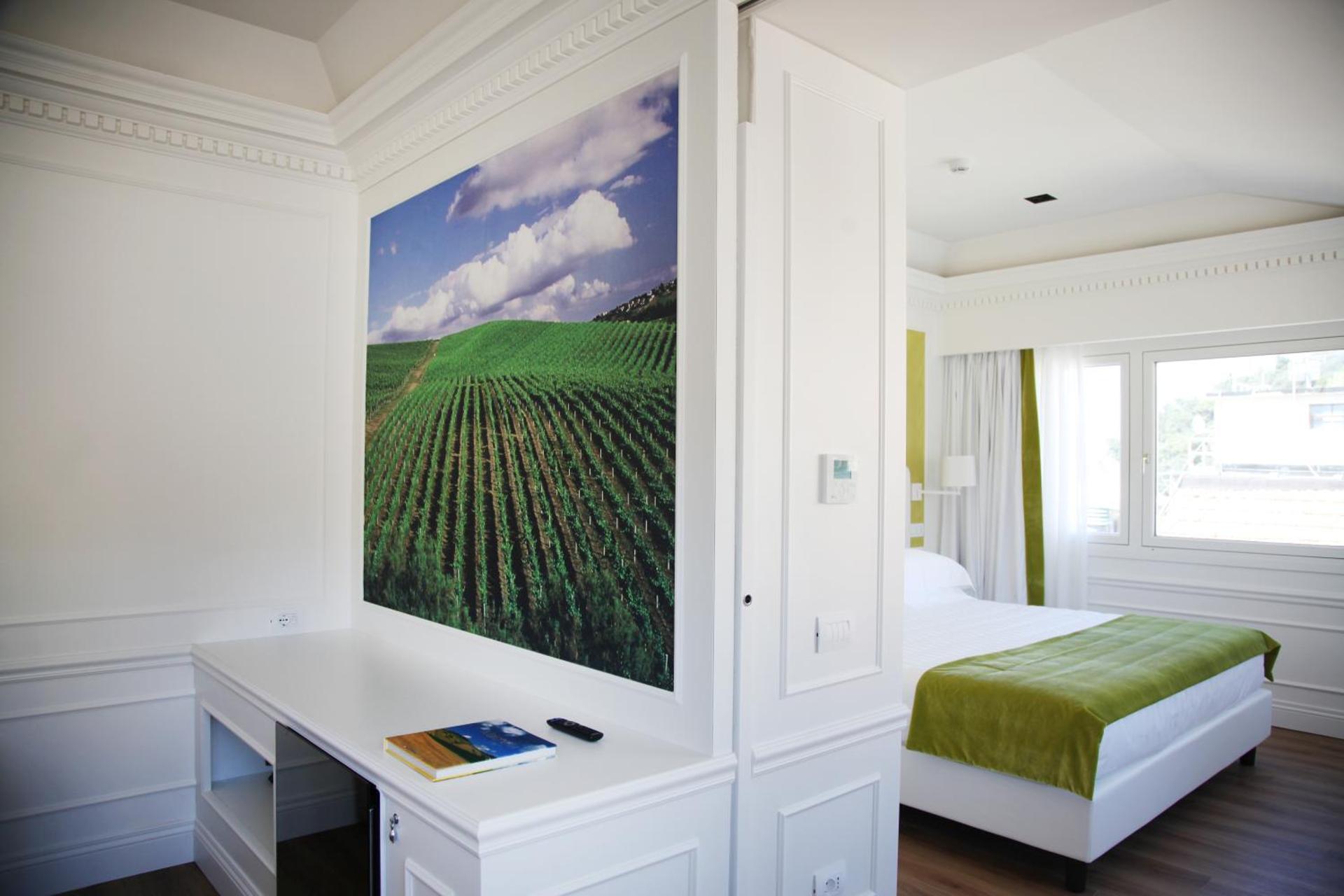 Photo of the whole room