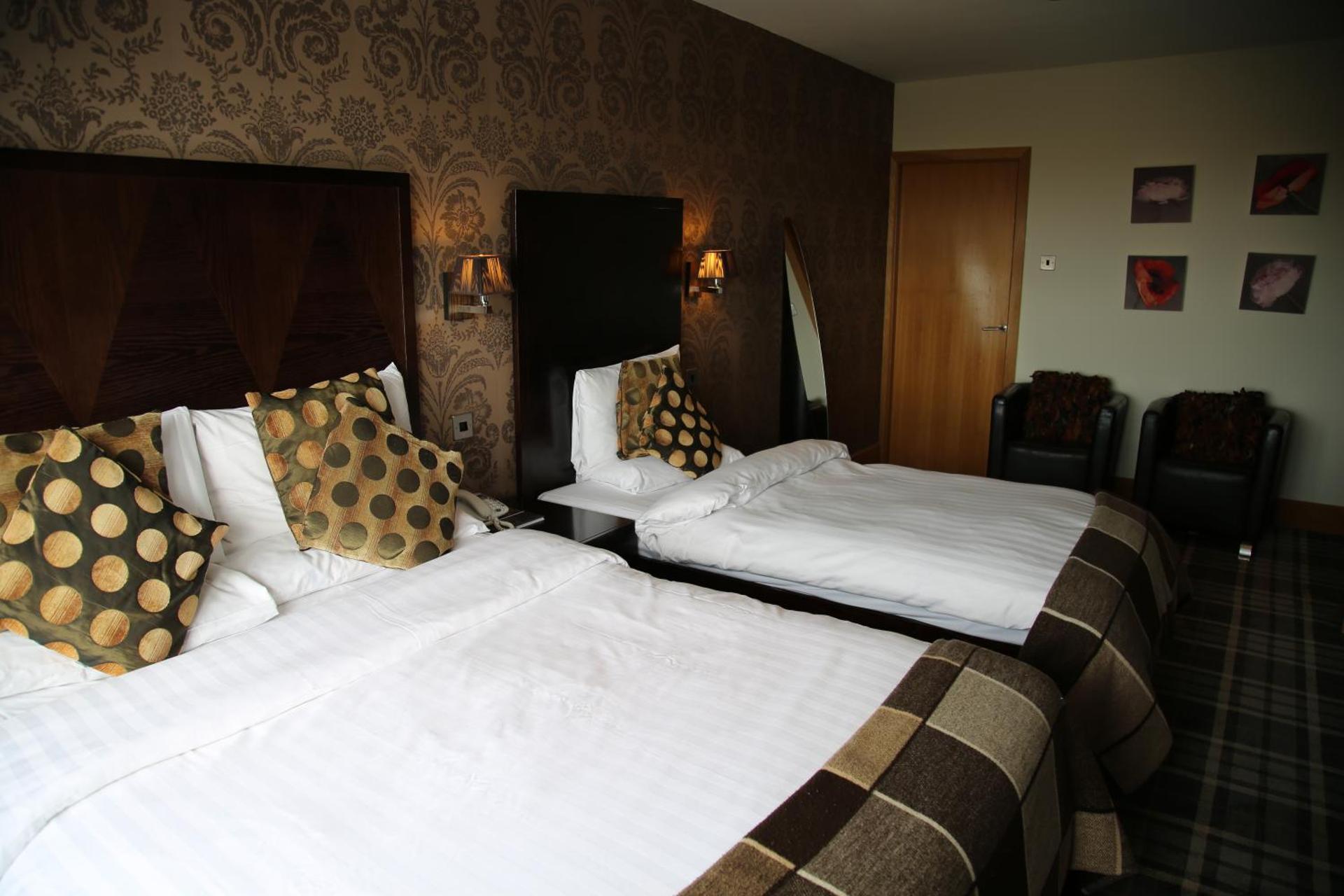 Inn On The Prom At The Fernlea Hotel