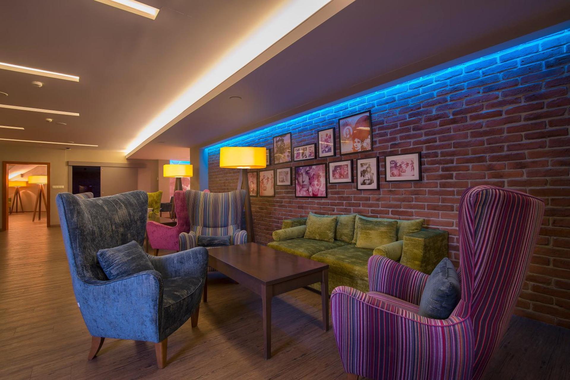 Communal lounge/ TV room