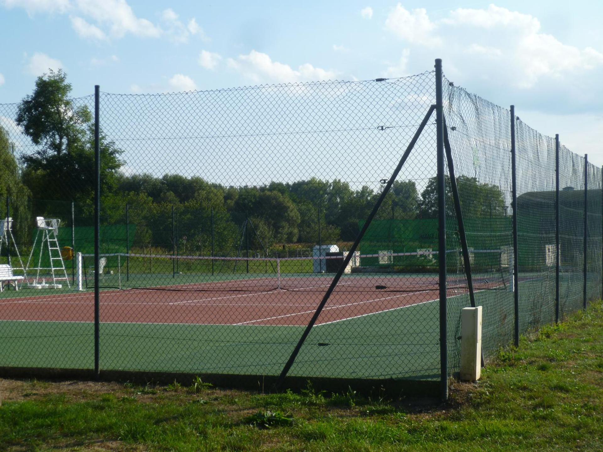 Tennis court