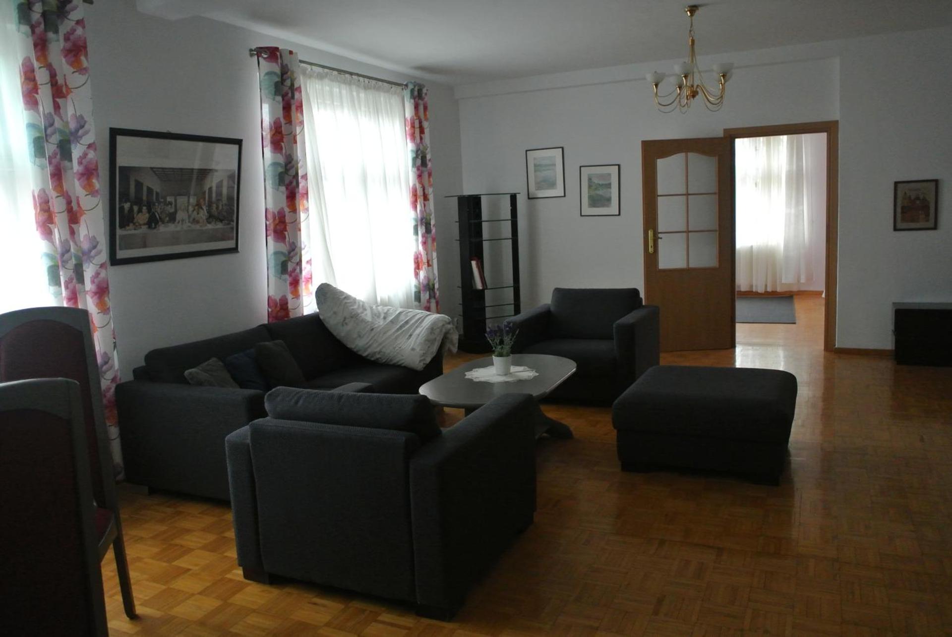 Communal lounge/ TV room