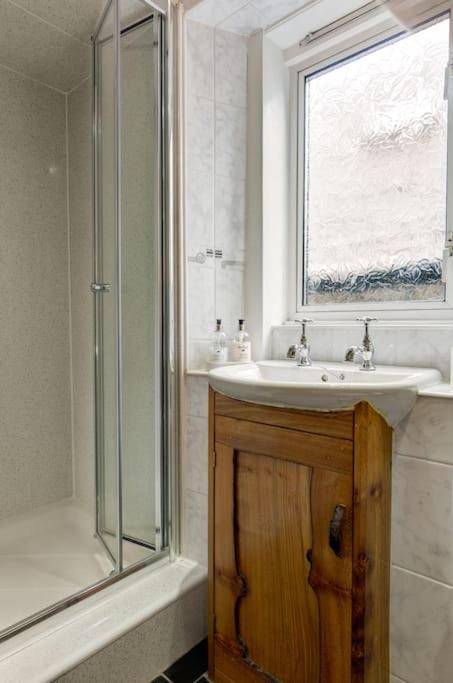 Fishermans flat - River view holiday home