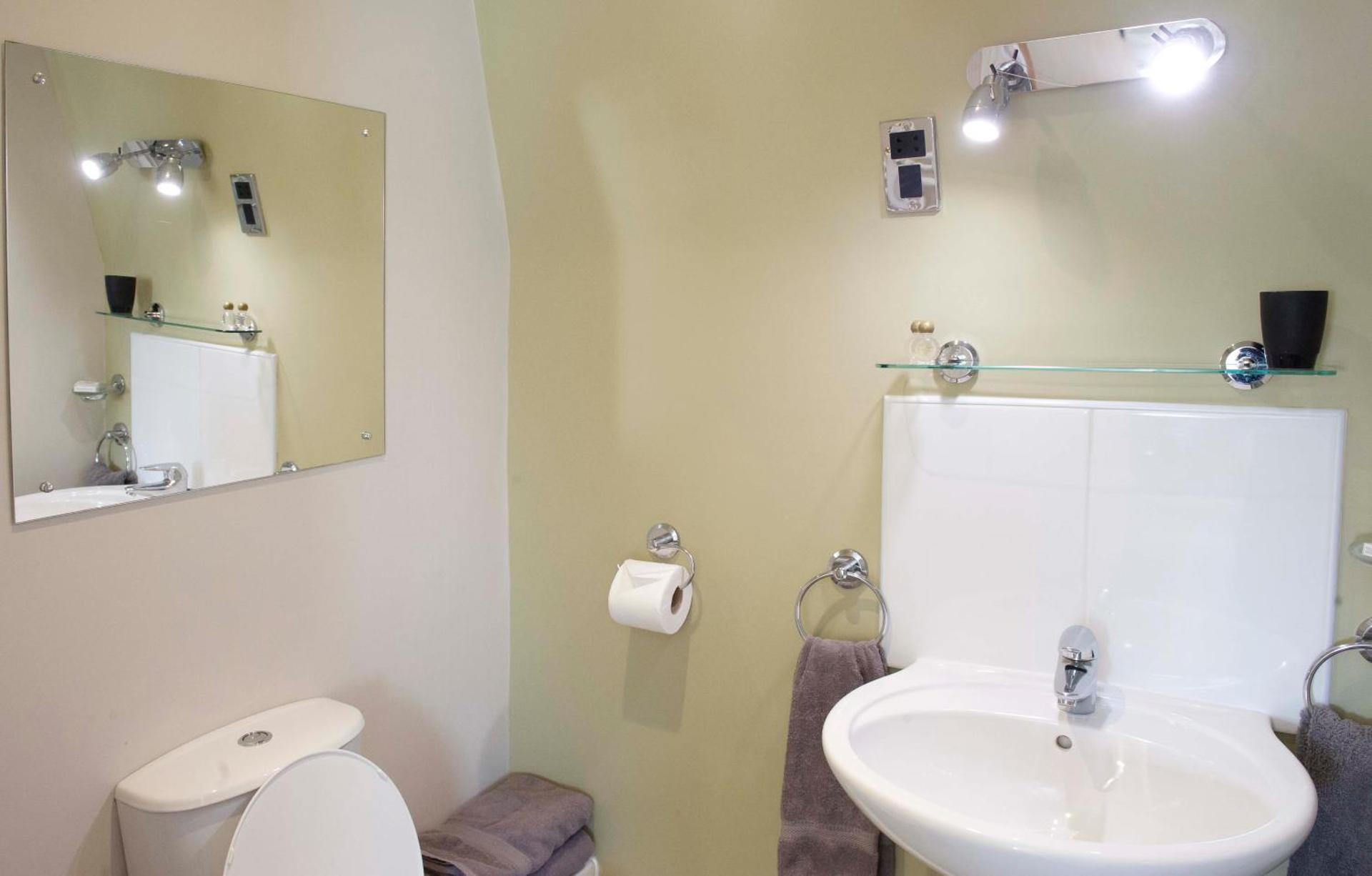 Deluxe Double Room with Shower