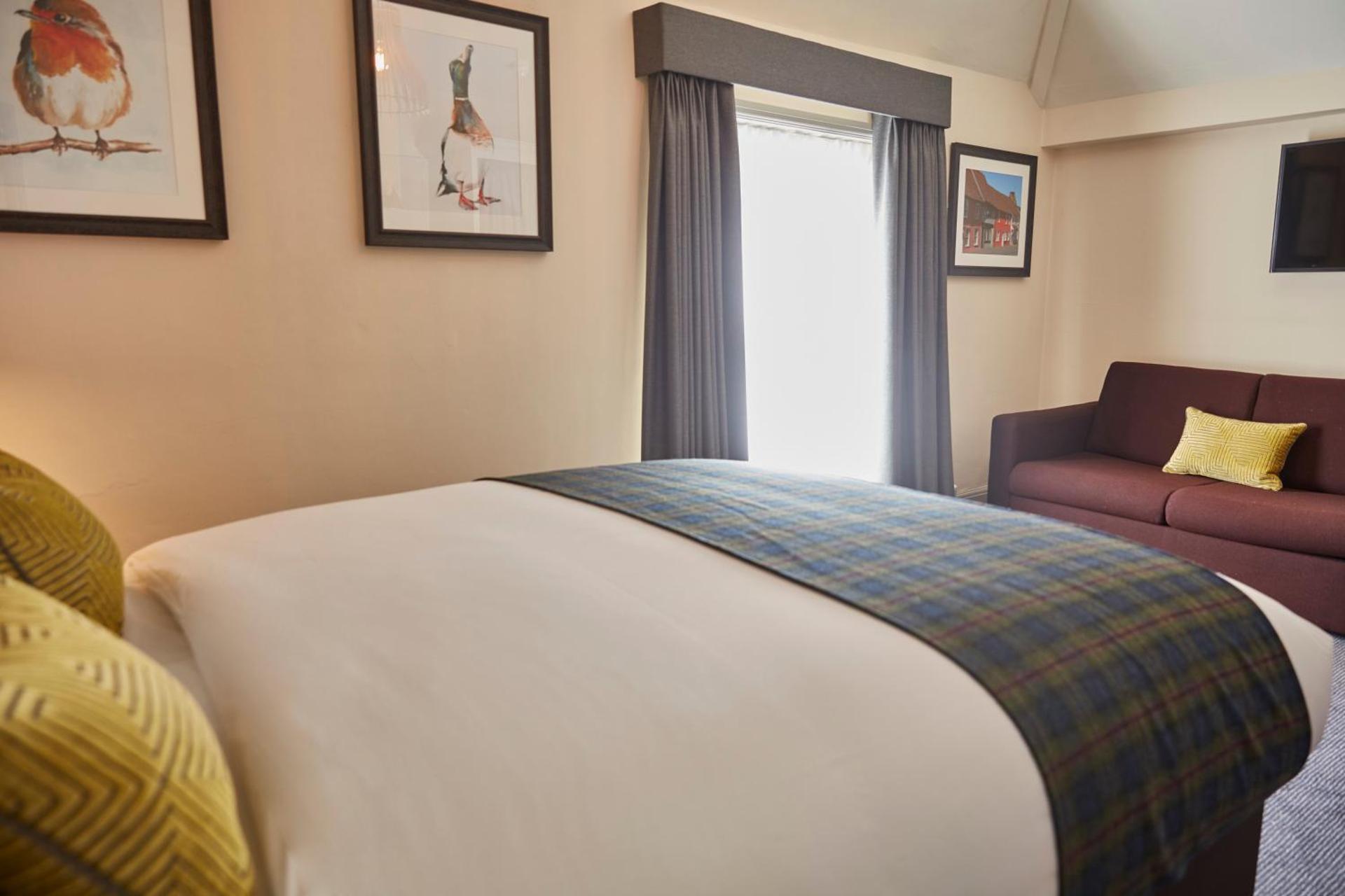 Communal lounge/ TV room