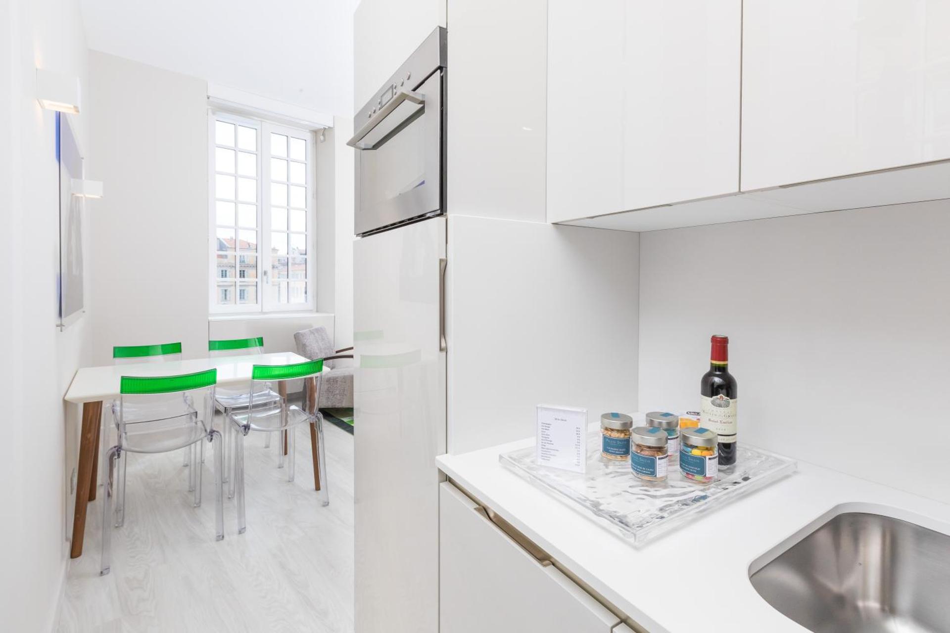 Kitchen or kitchenette