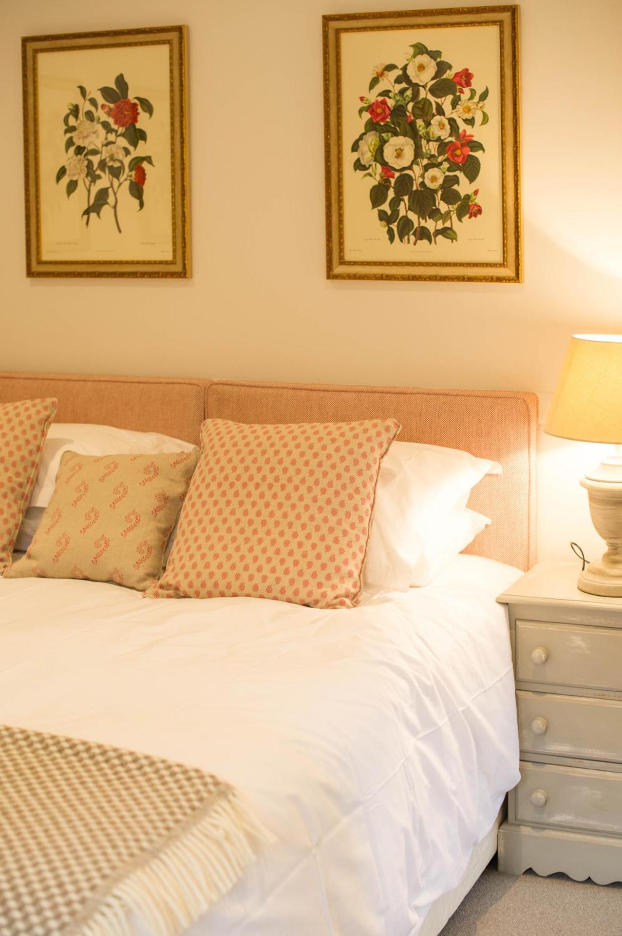 Cowdray Holiday Cottages