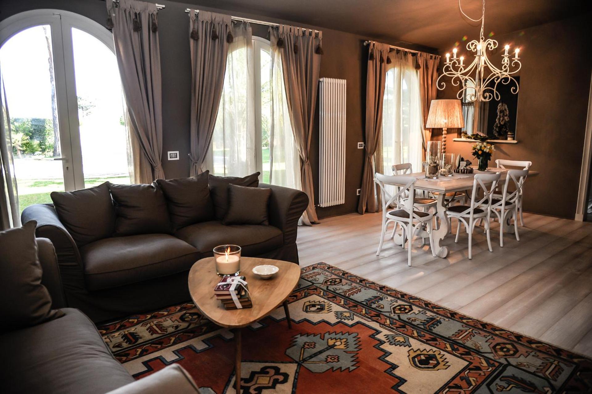 Communal lounge/ TV room