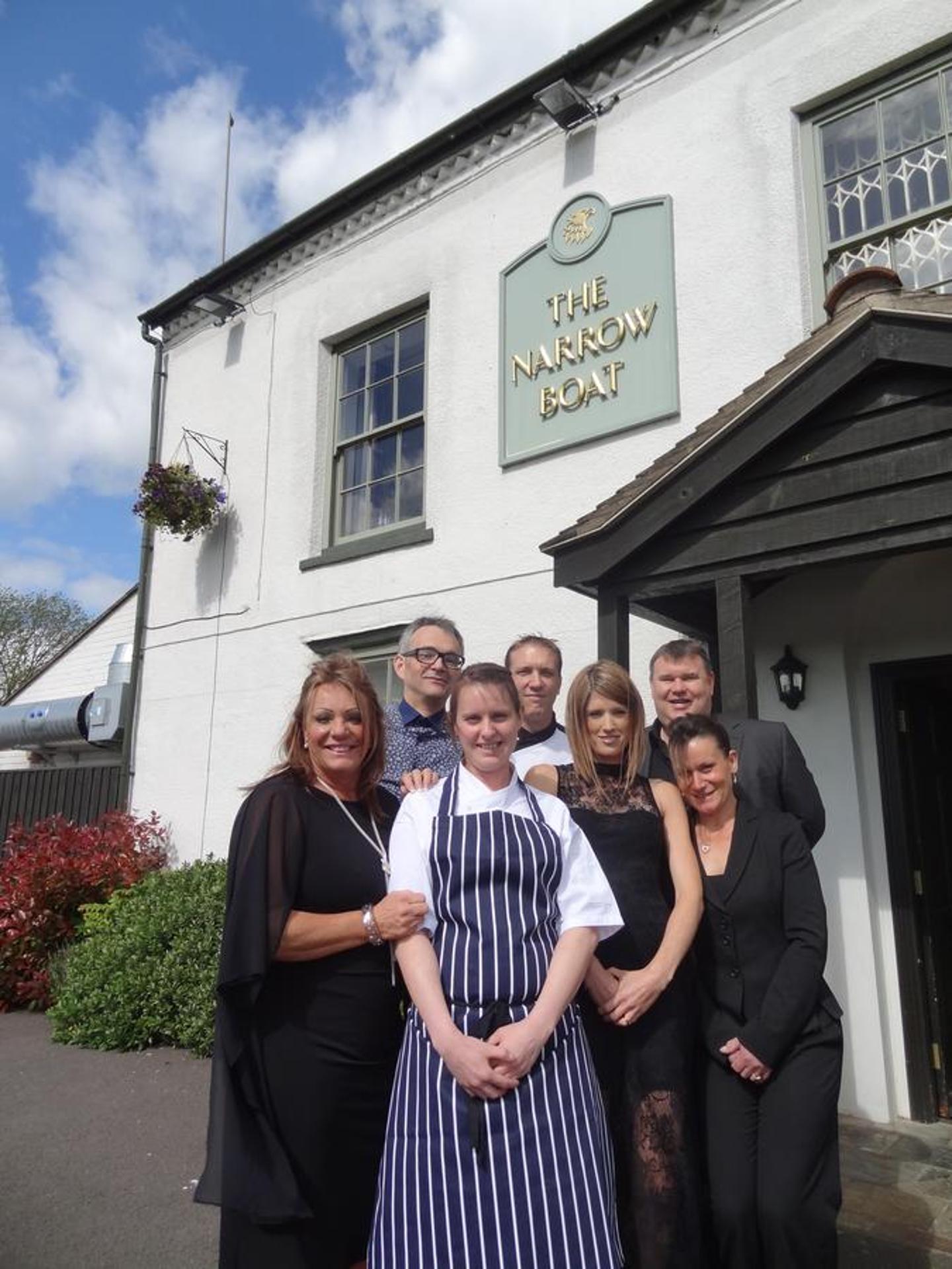 Narrowboat at Weedon