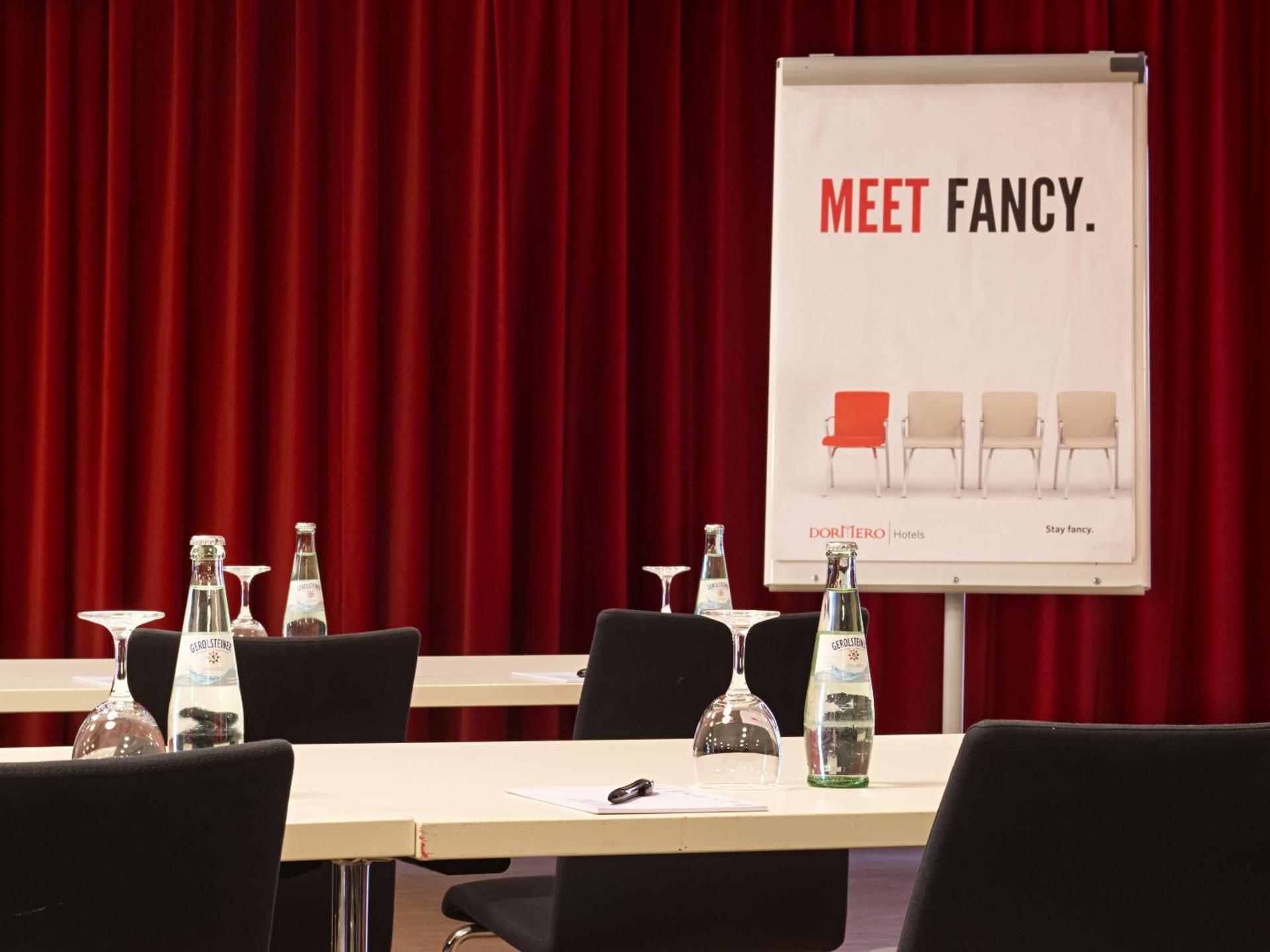 Meeting/conference room