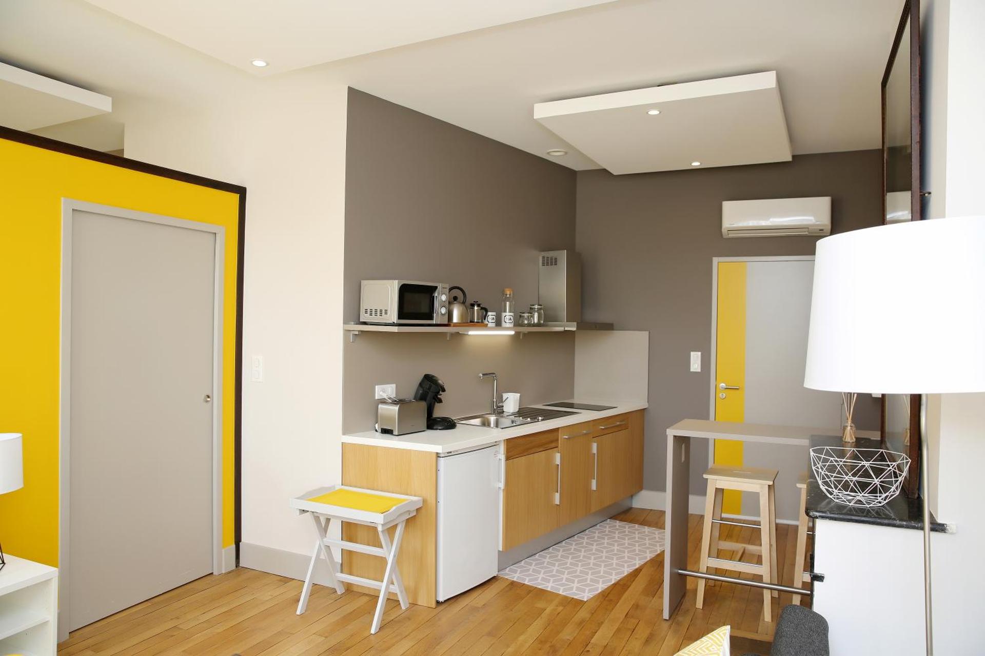 Kitchen or kitchenette