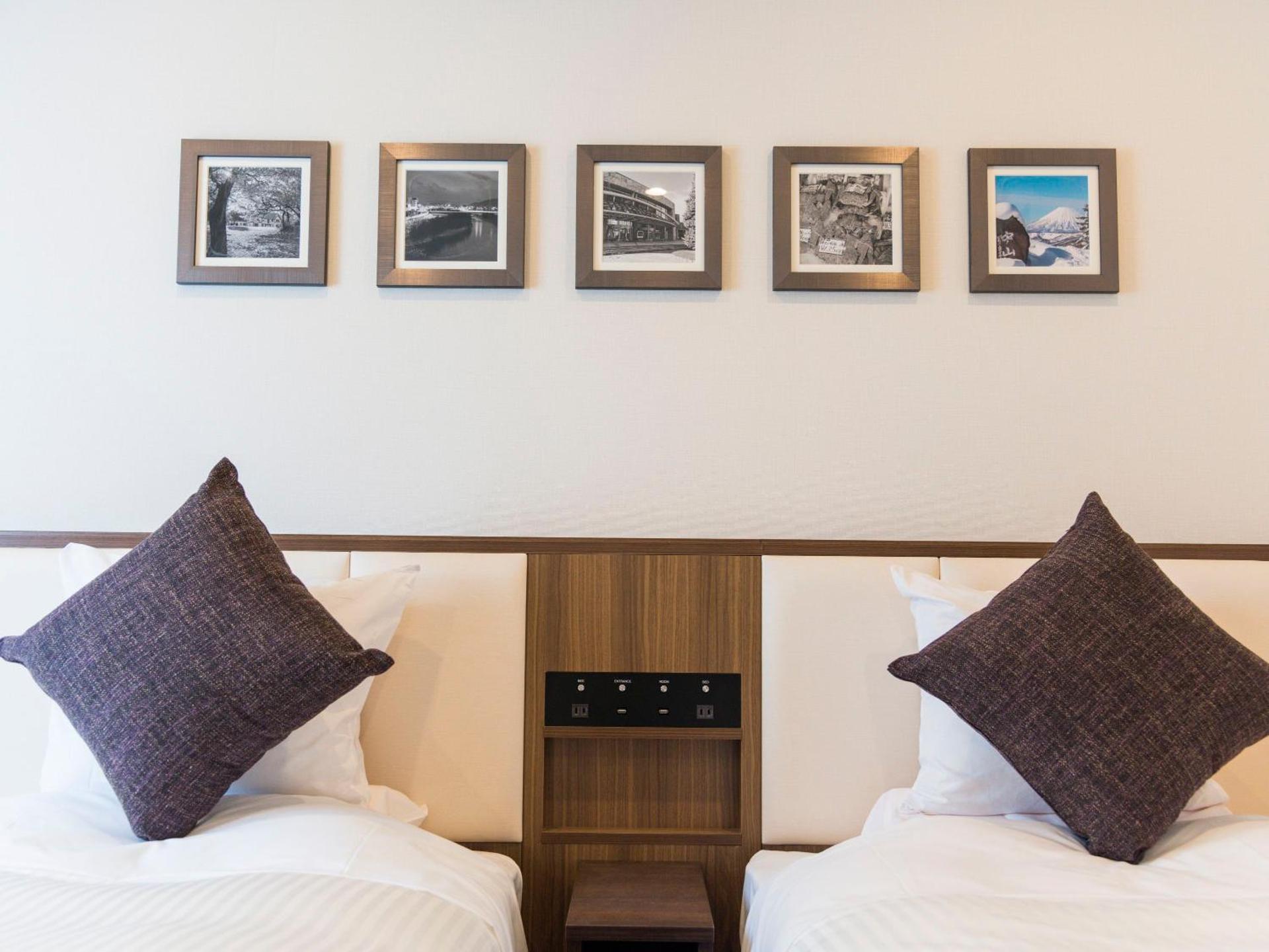 Photo of the whole room