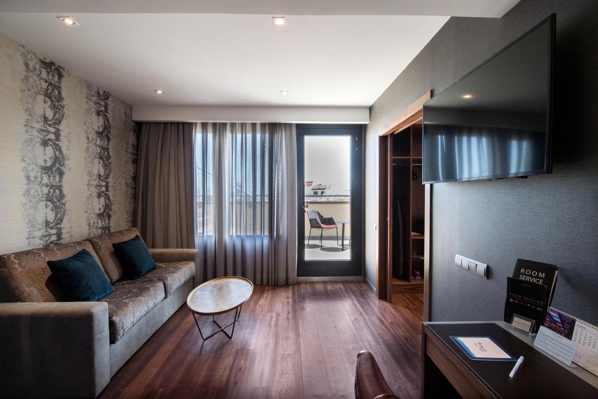 Photo of the whole room