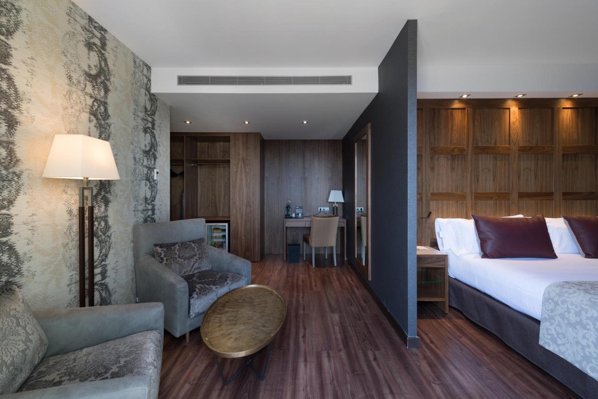 Photo of the whole room