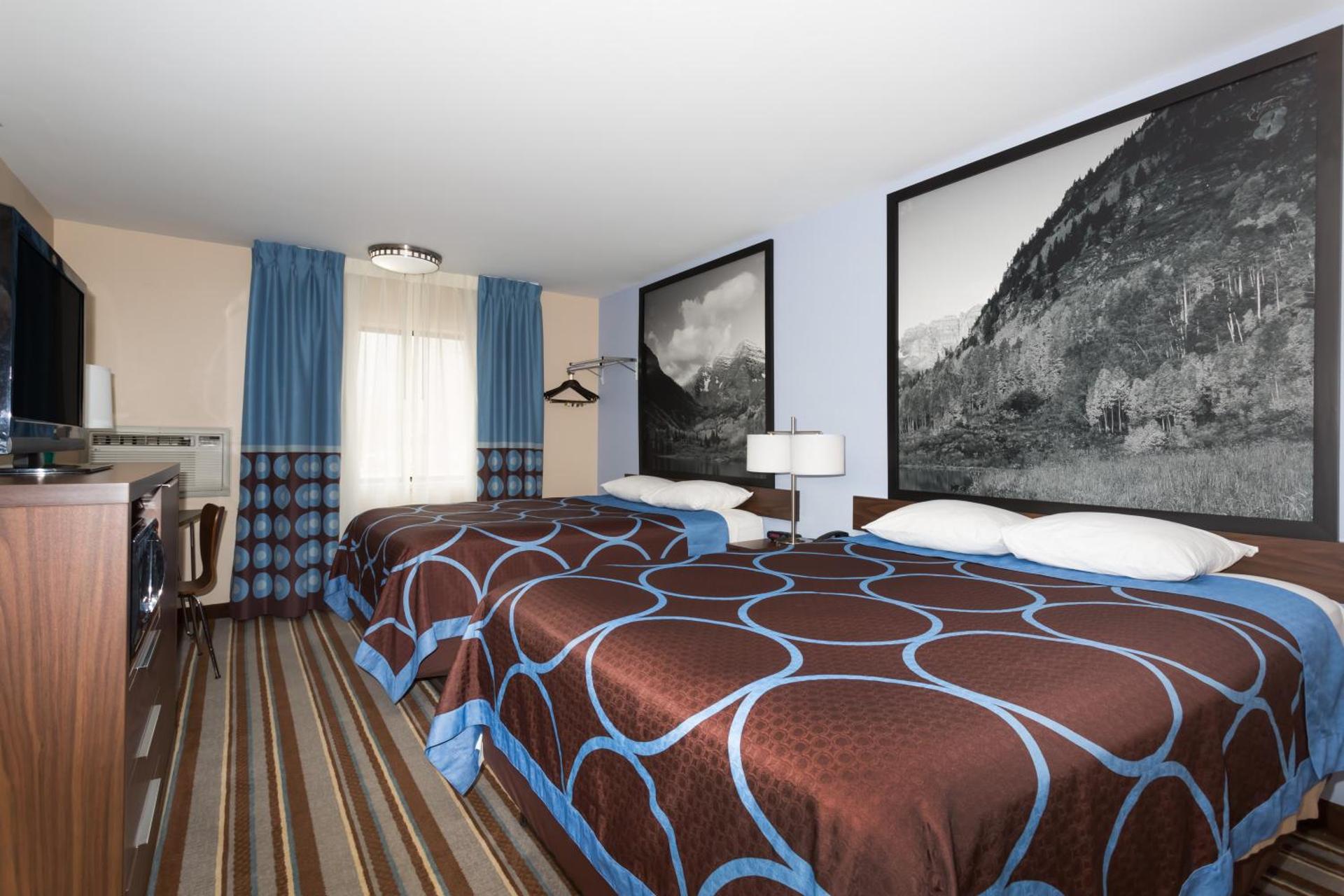 Standard Queen Room with Two Queen Beds (2nd Floor)