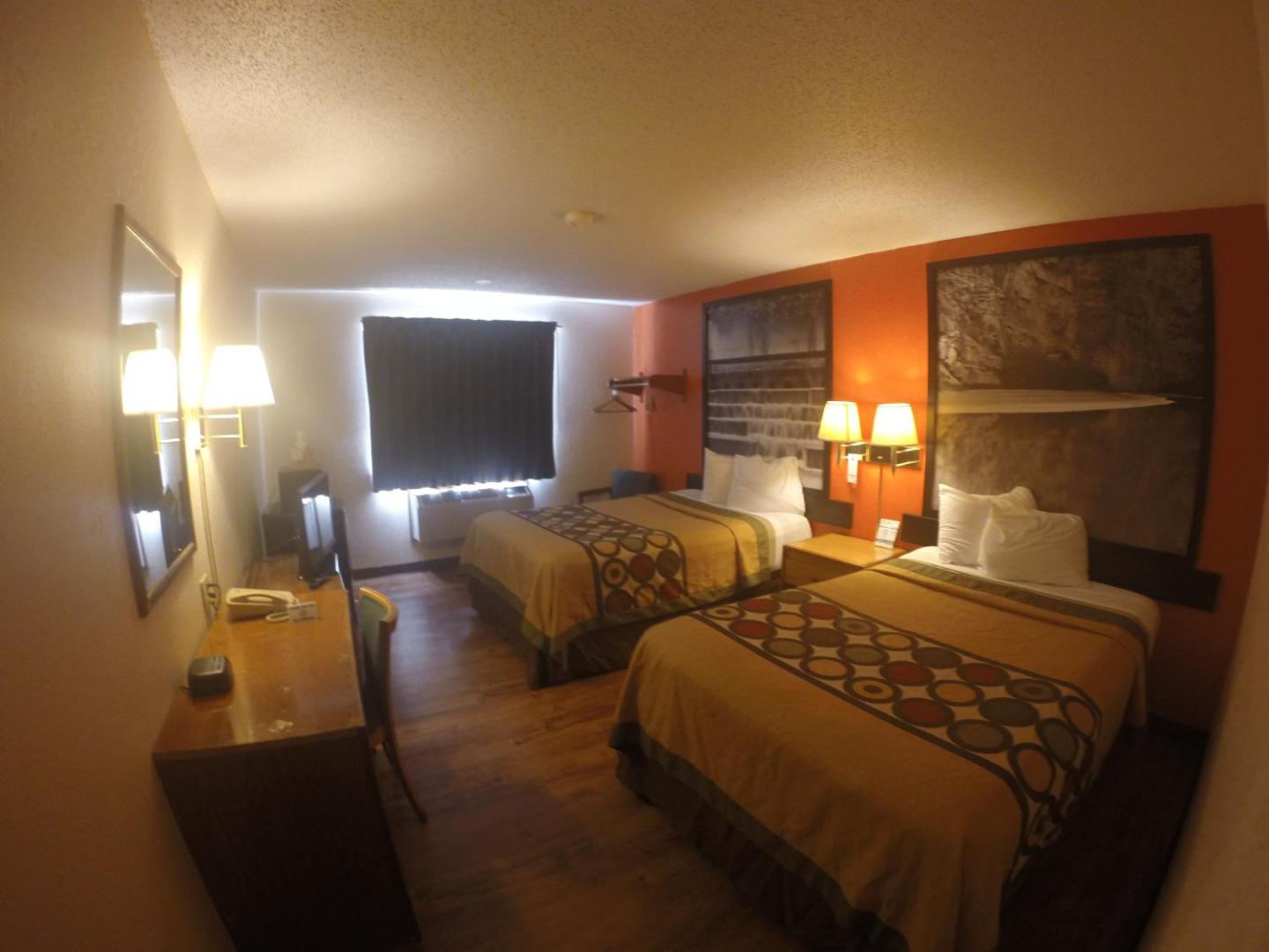 Bilde 7: Super 8 by Wyndham Waco University Area