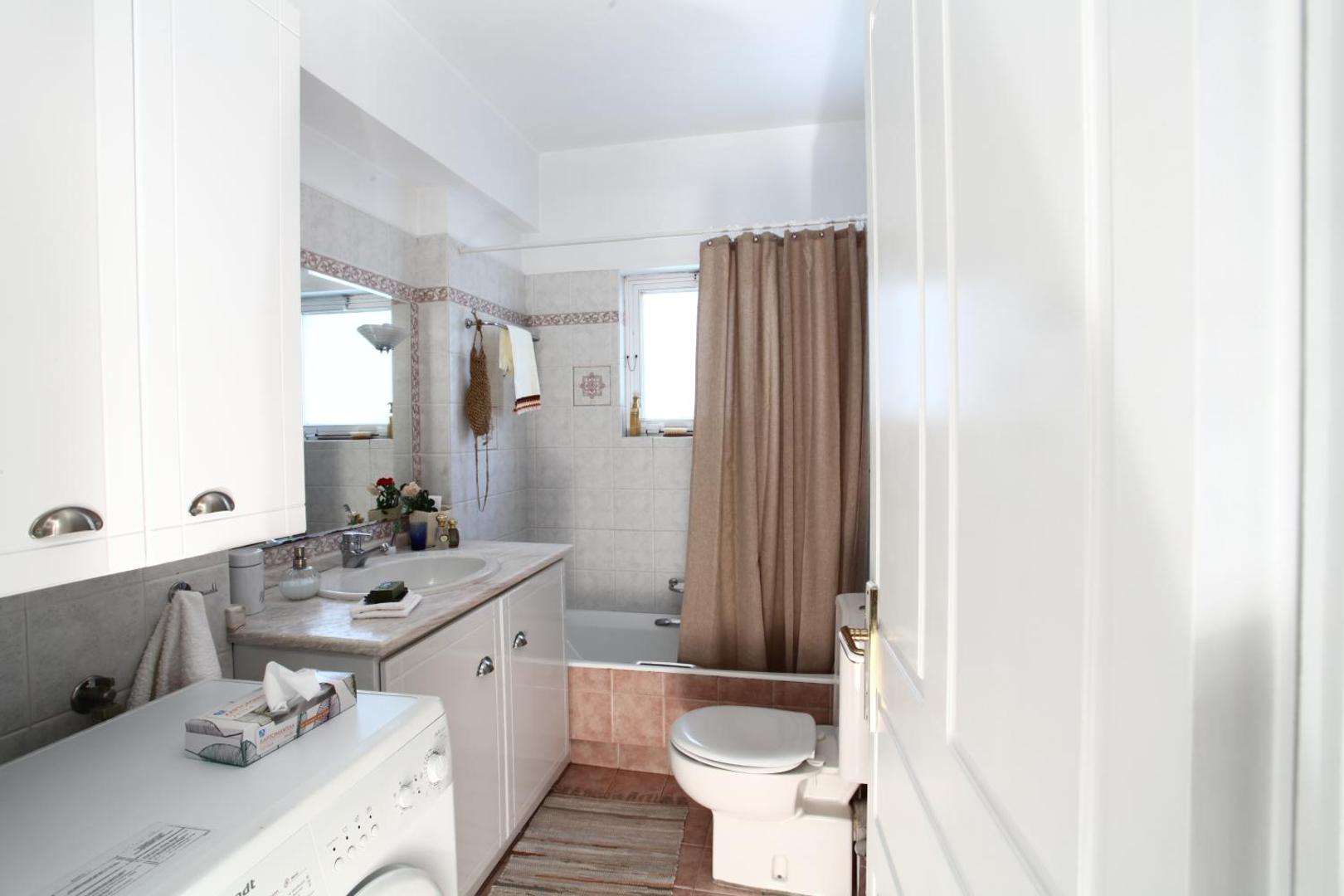 Foto 4: Unique Flat with Sea View at Edem Beach - A Seafront Property by Athenian Homes