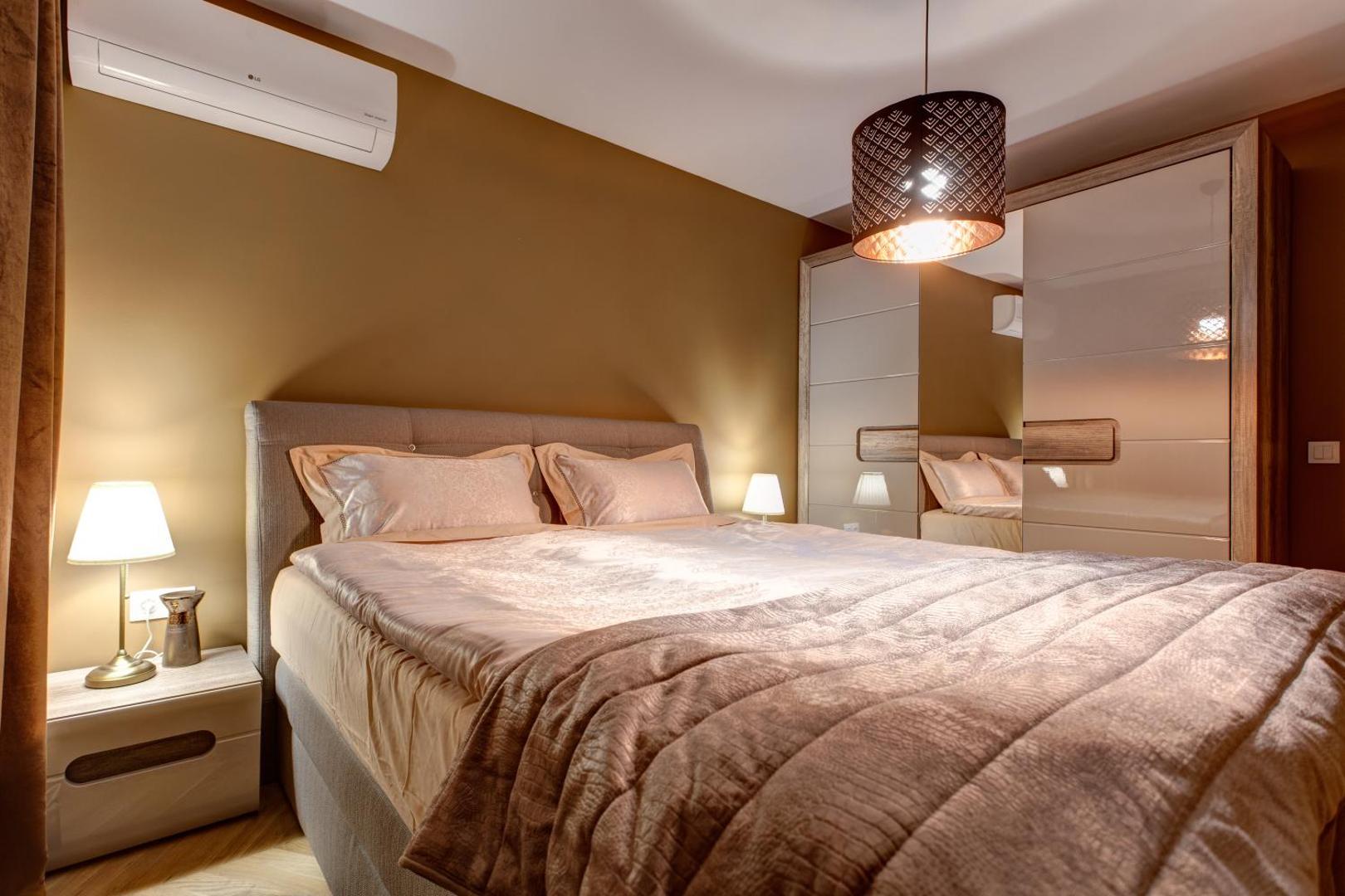 Fotografie 2: Silver & Gold Apartment