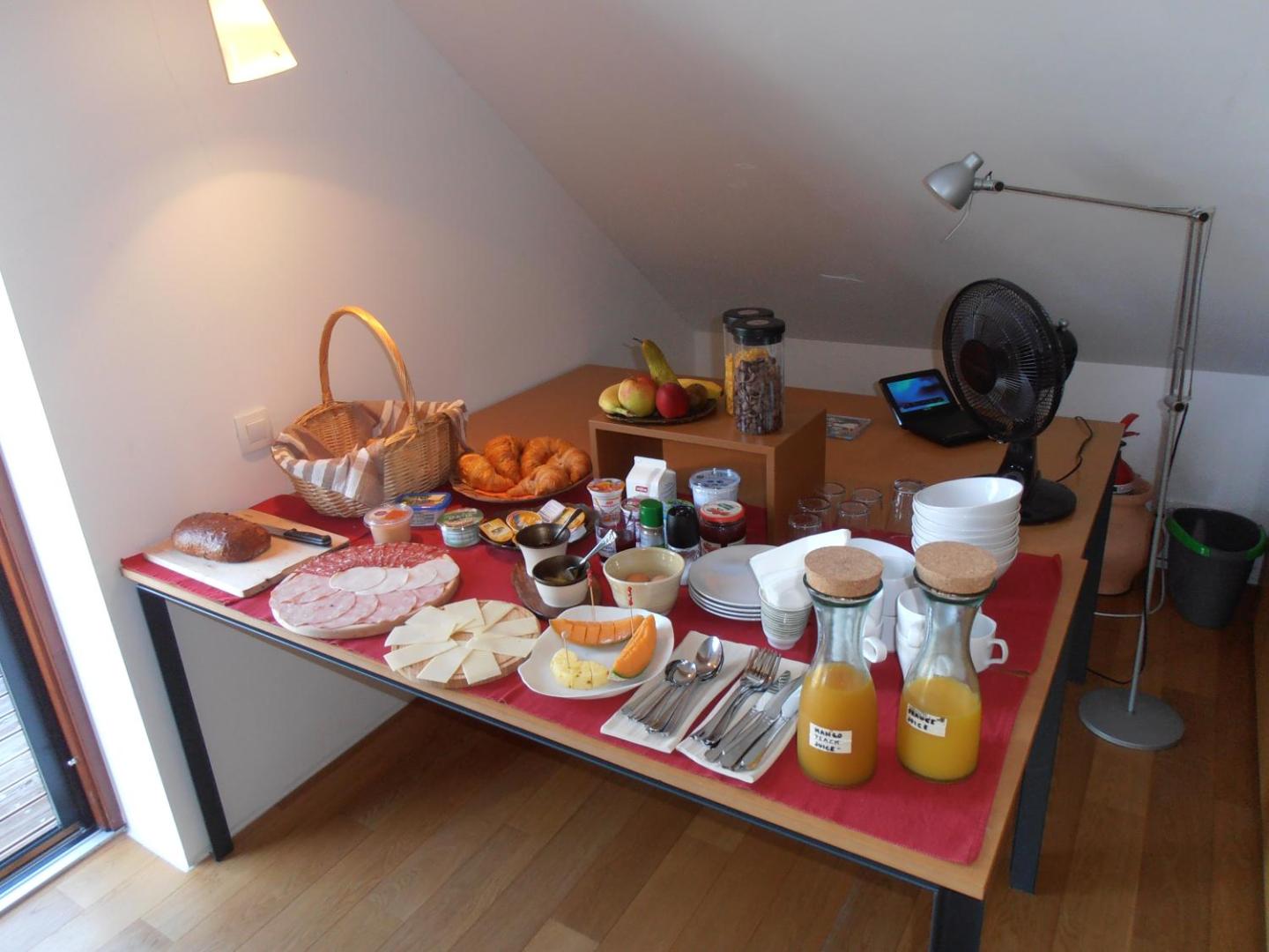 Фотография 4: Bed & Breakfast Base Camp