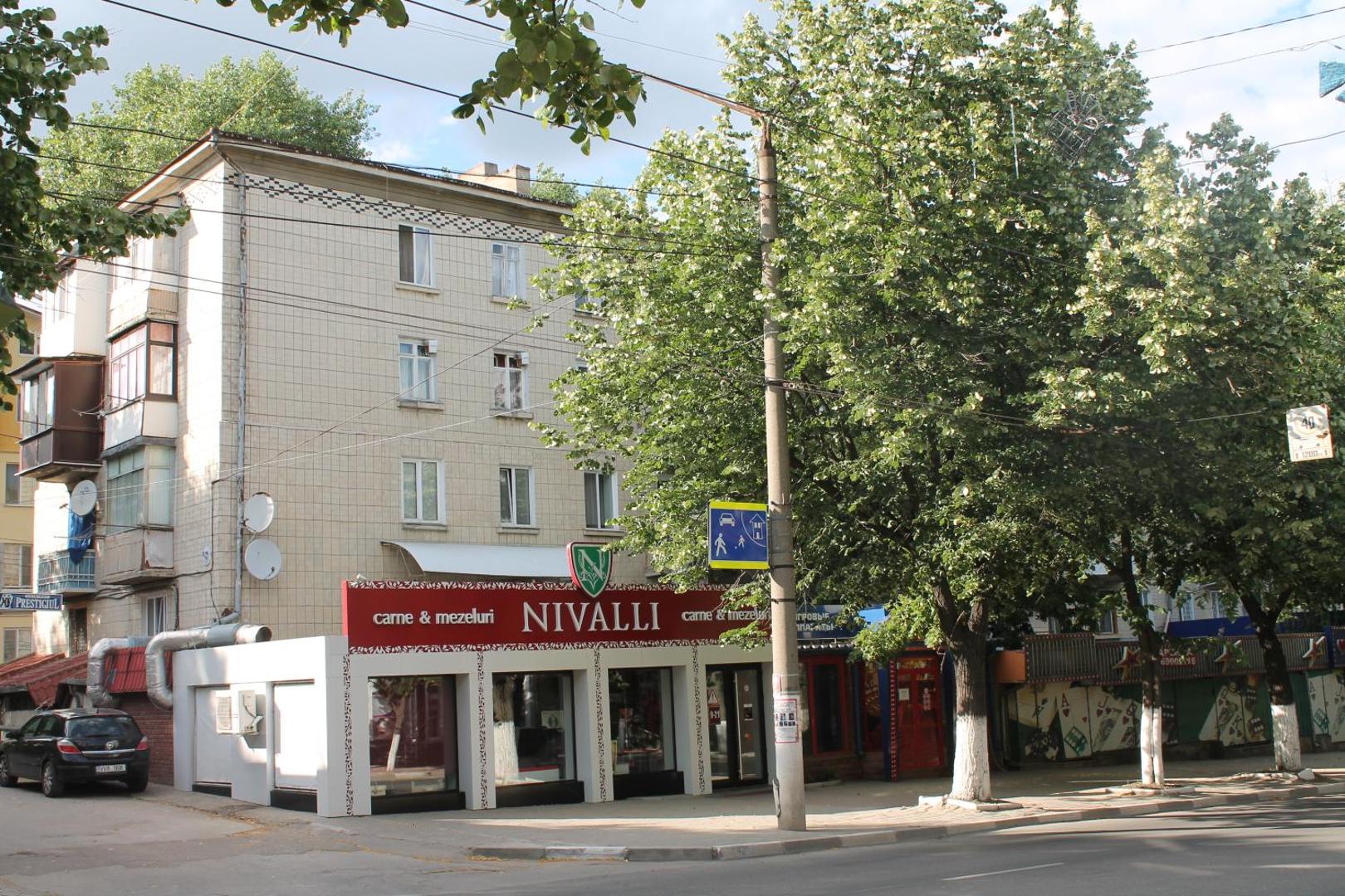 Φωτογραφία 10: Studio on main street