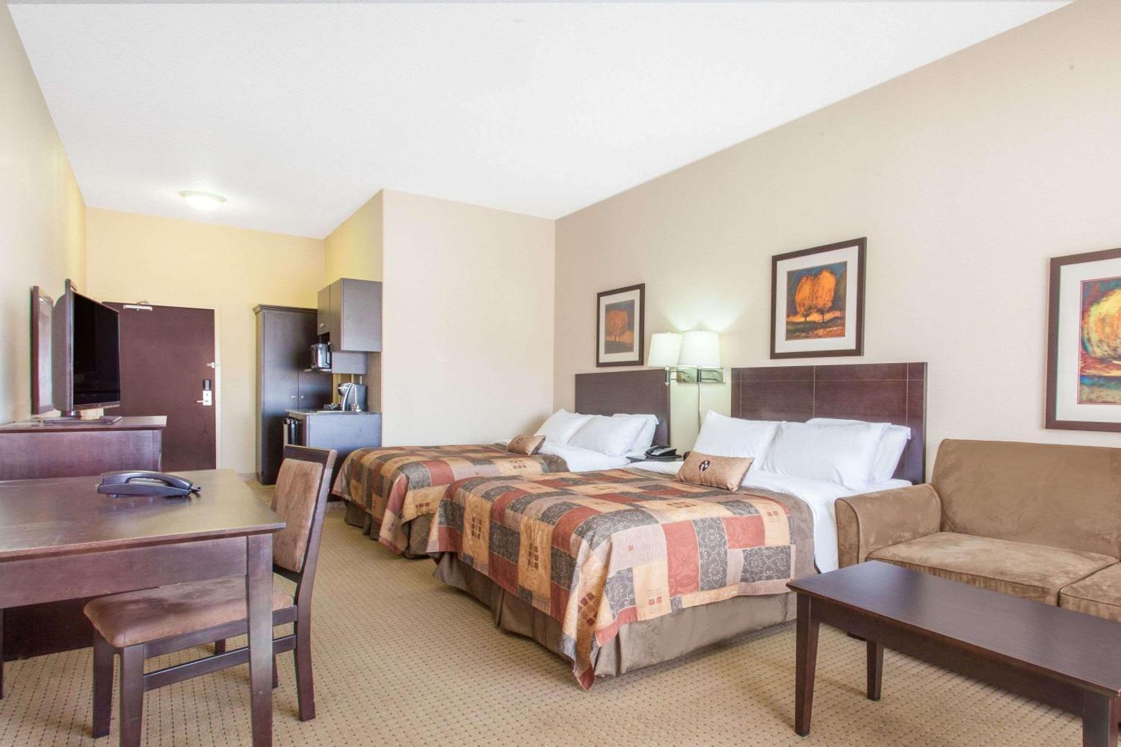 Foto 10: Ramada by Wyndham Pincher Creek