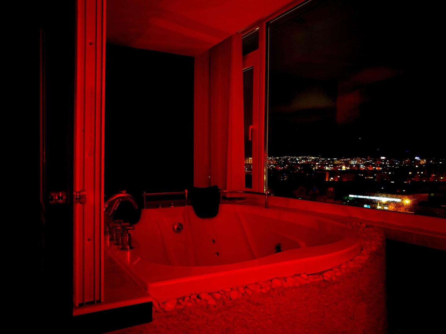 Fotografie 2: Panoramic Studio - Jacuzzi & Parking